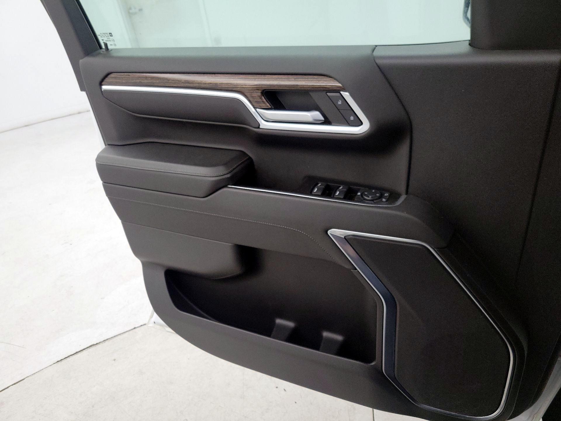 Thumbnail: 2023 GMC Sierra 1500 - 12