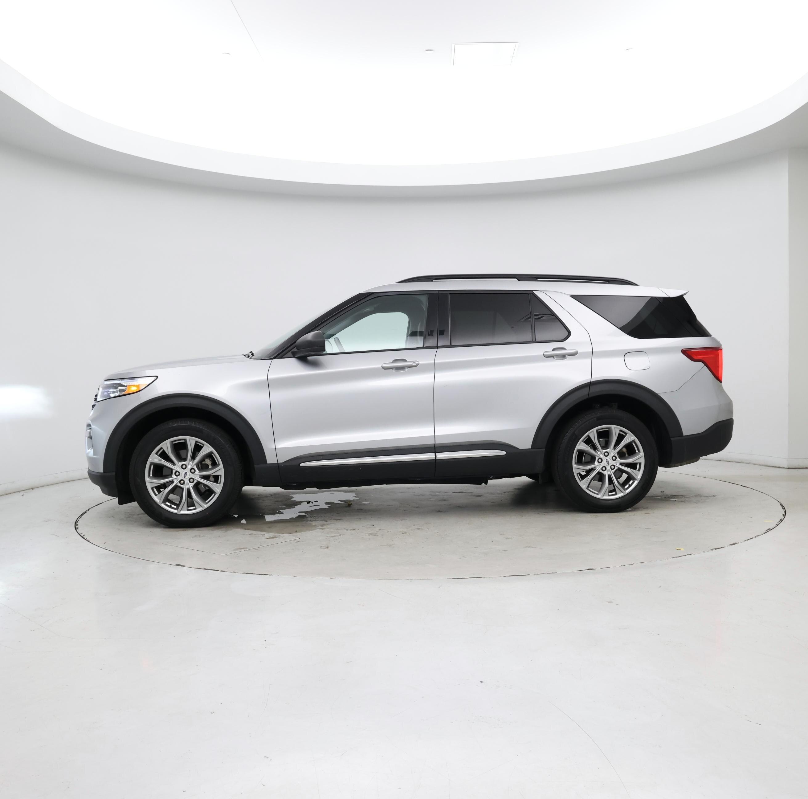 Thumbnail: 2021 Ford Explorer - 3