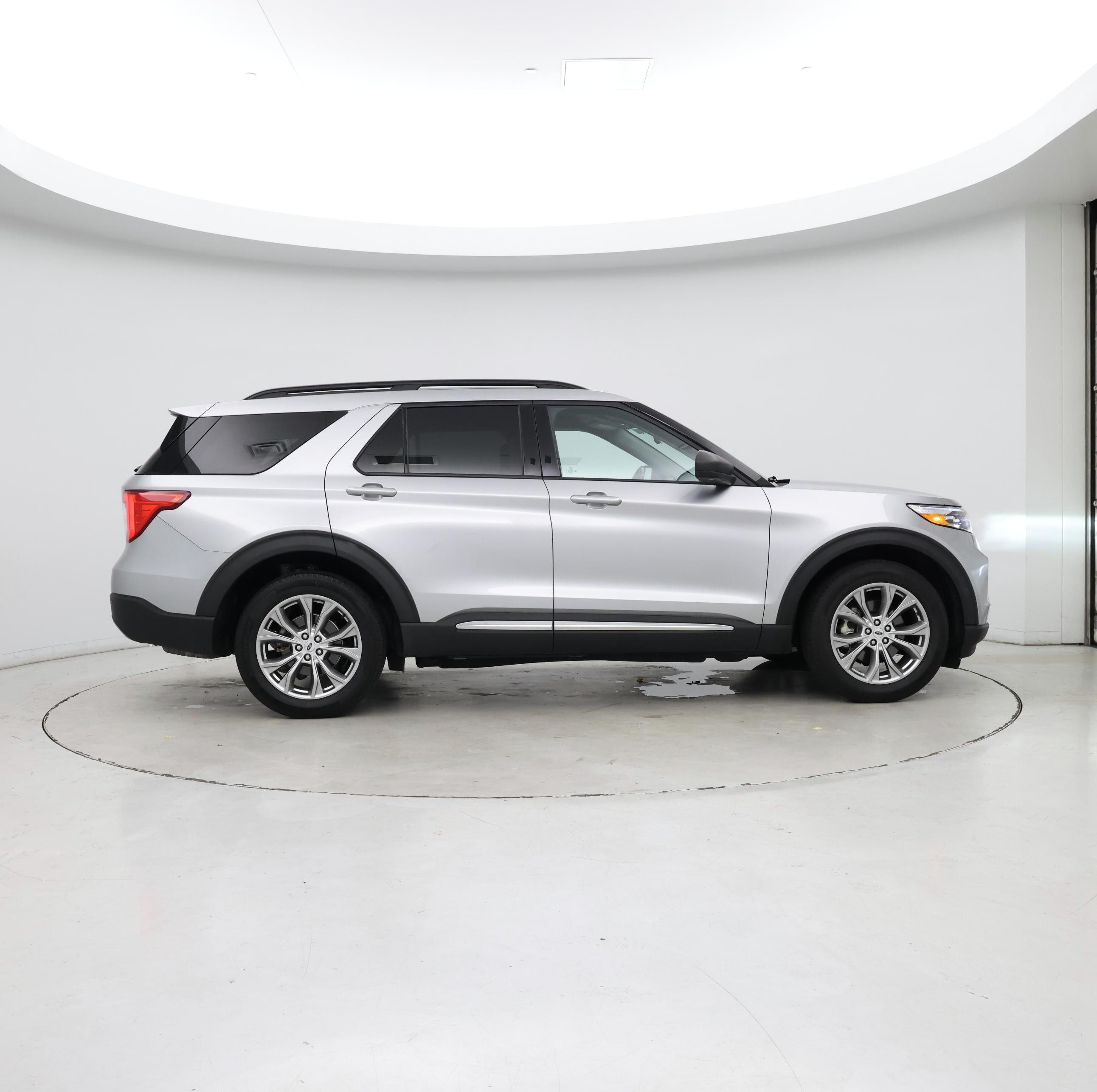 Thumbnail: 2021 Ford Explorer - 7