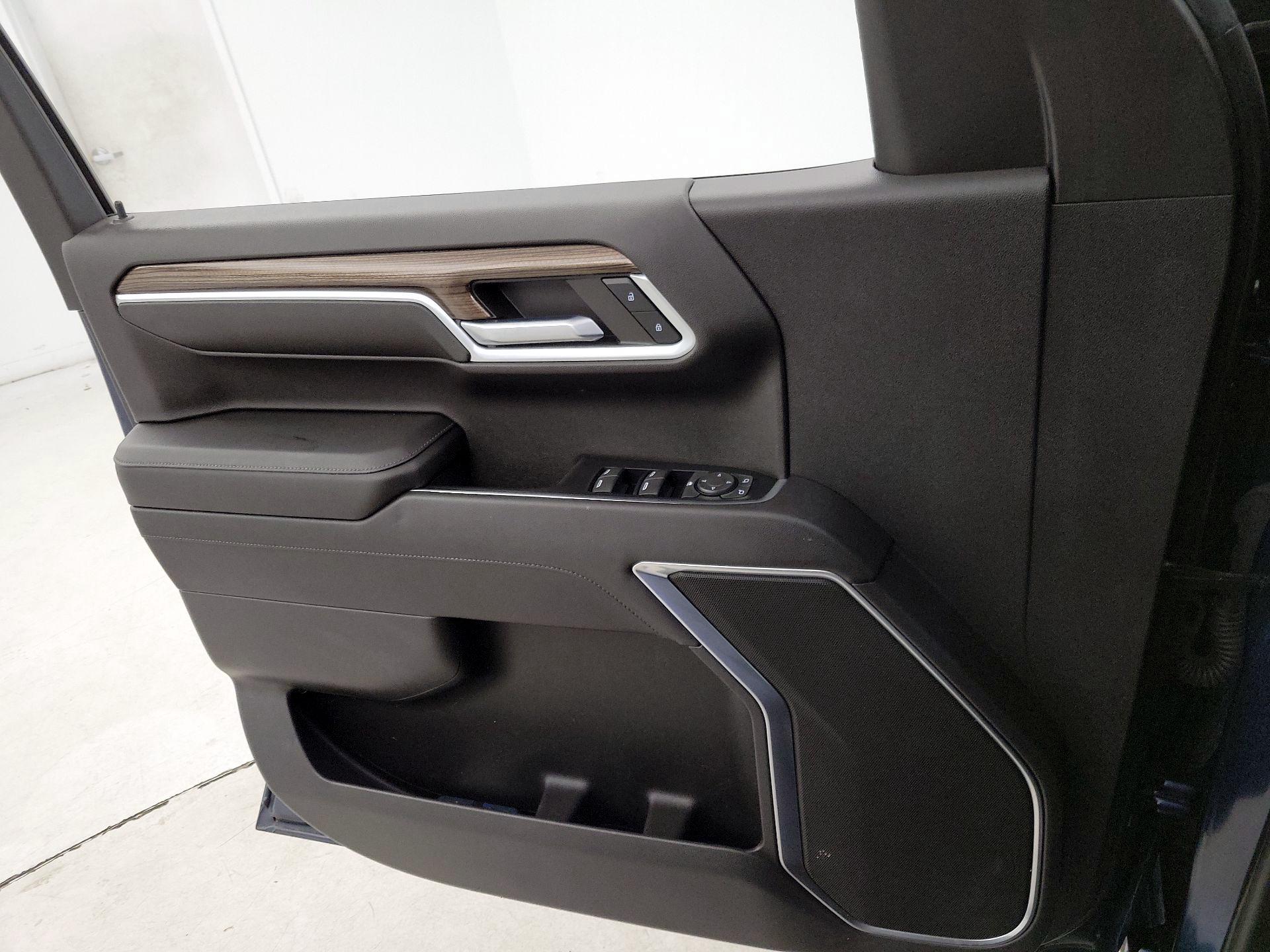 Thumbnail: 2022 Chevrolet Silverado 1500 - 12