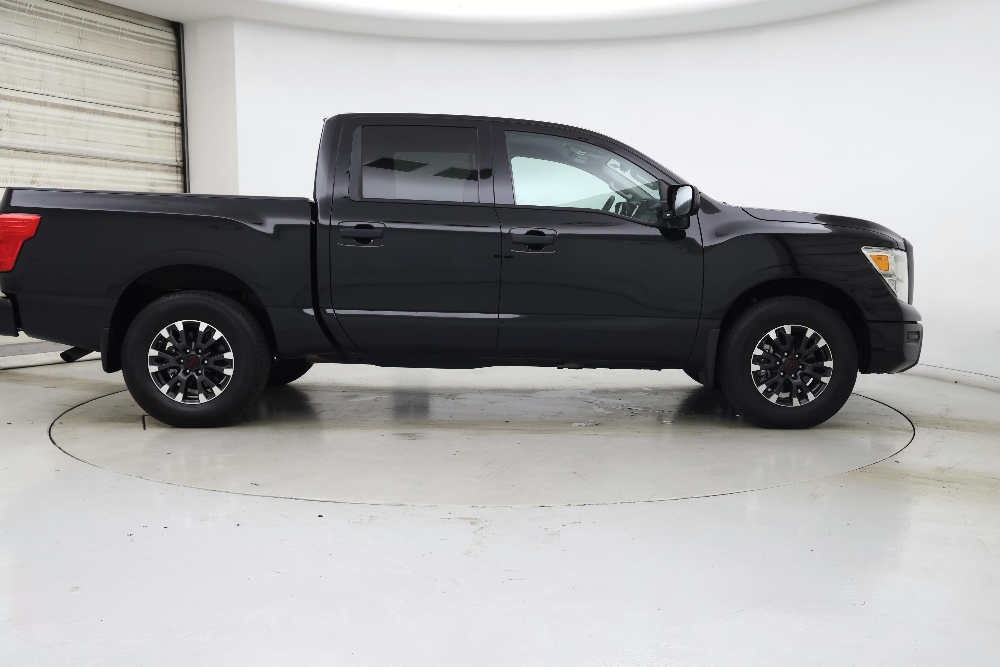 Thumbnail: 2023 Nissan Titan - 7