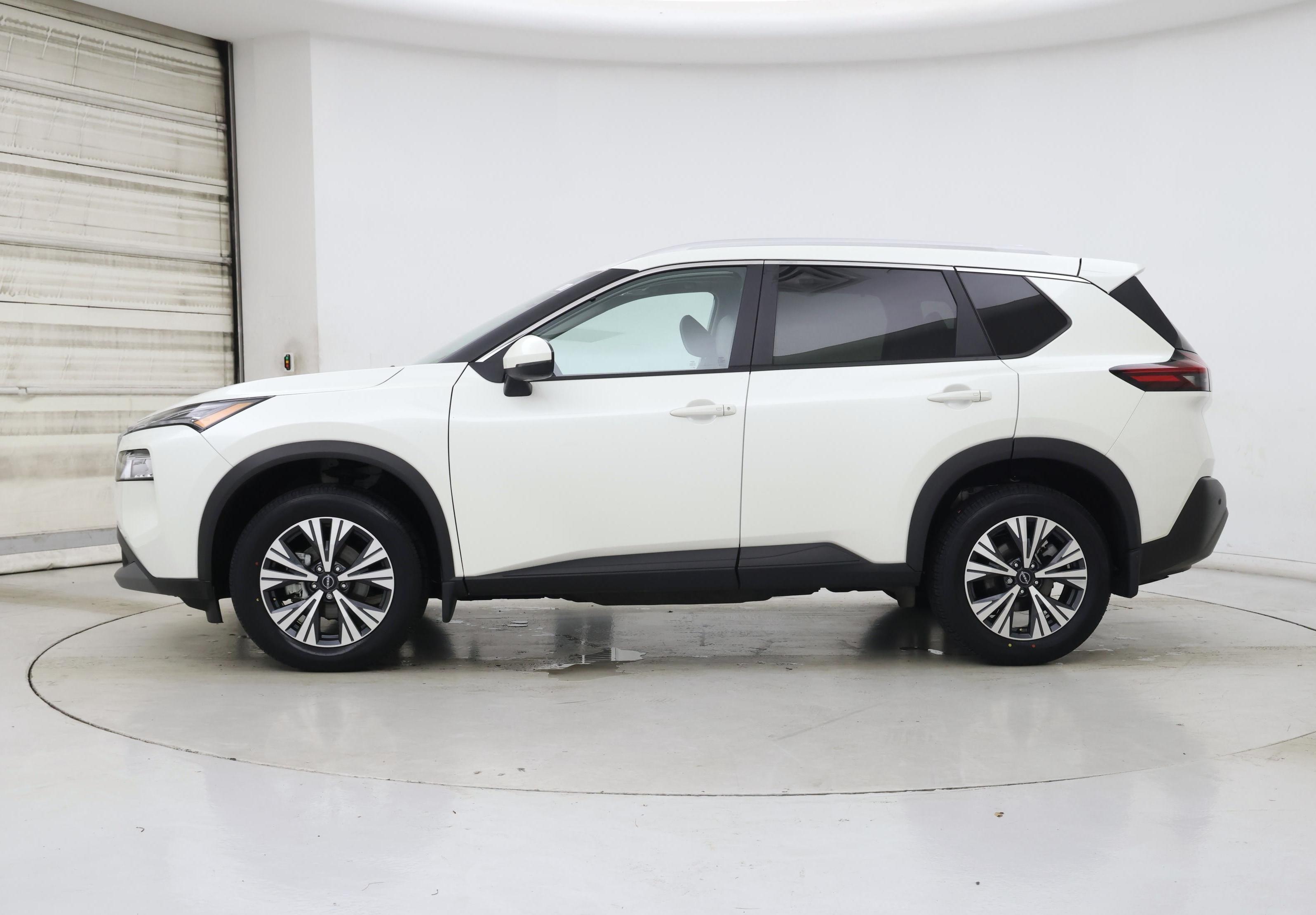 Thumbnail: 2022 Nissan Rogue - 3