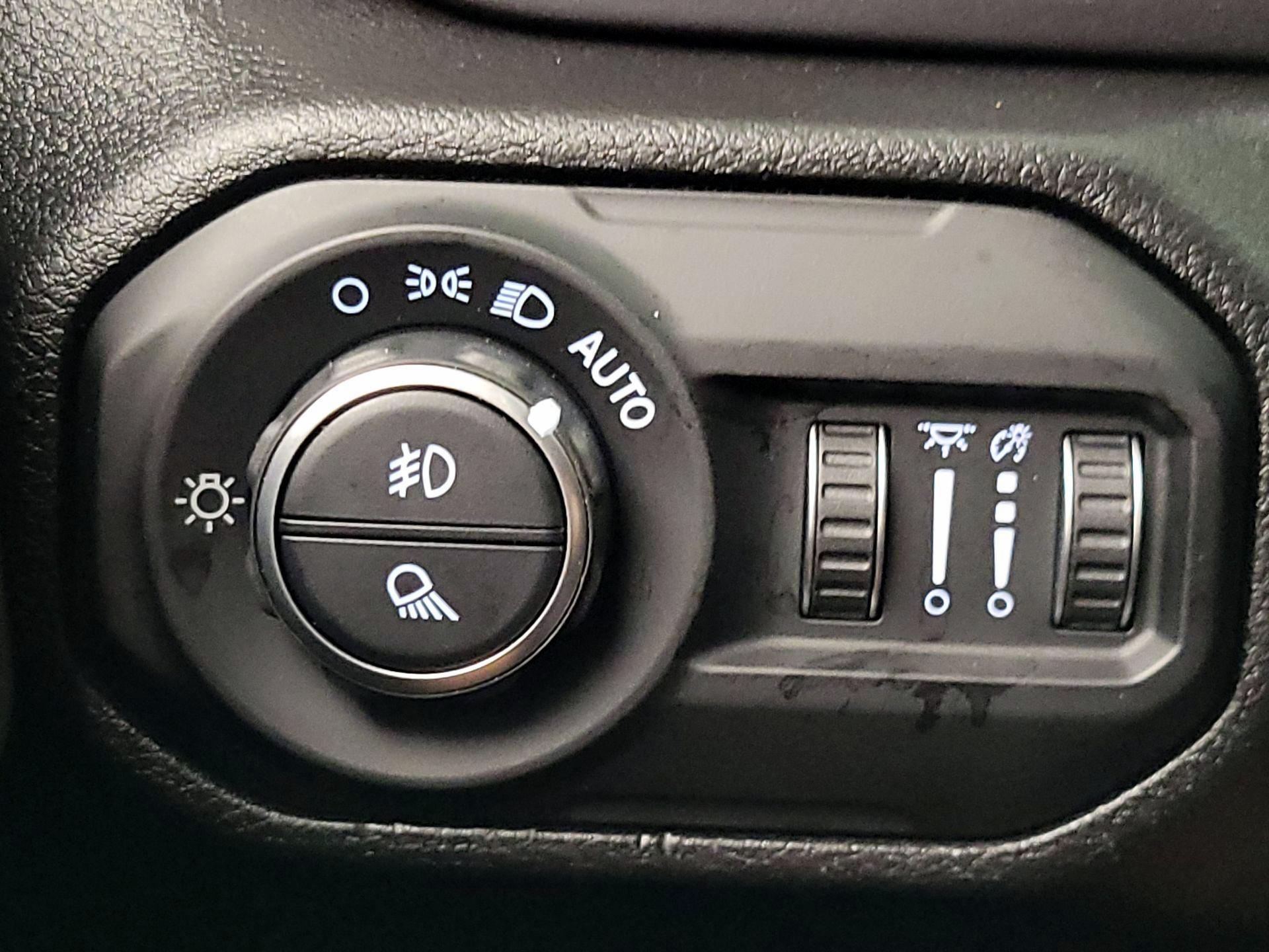 Thumbnail: 2021 Jeep Gladiator - 13