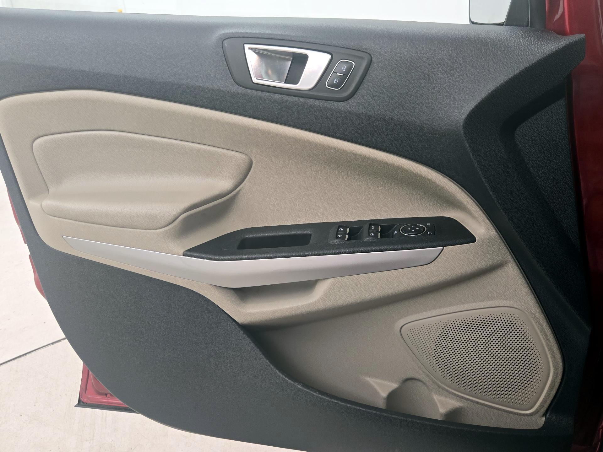 Thumbnail: 2018 Ford EcoSport - 12
