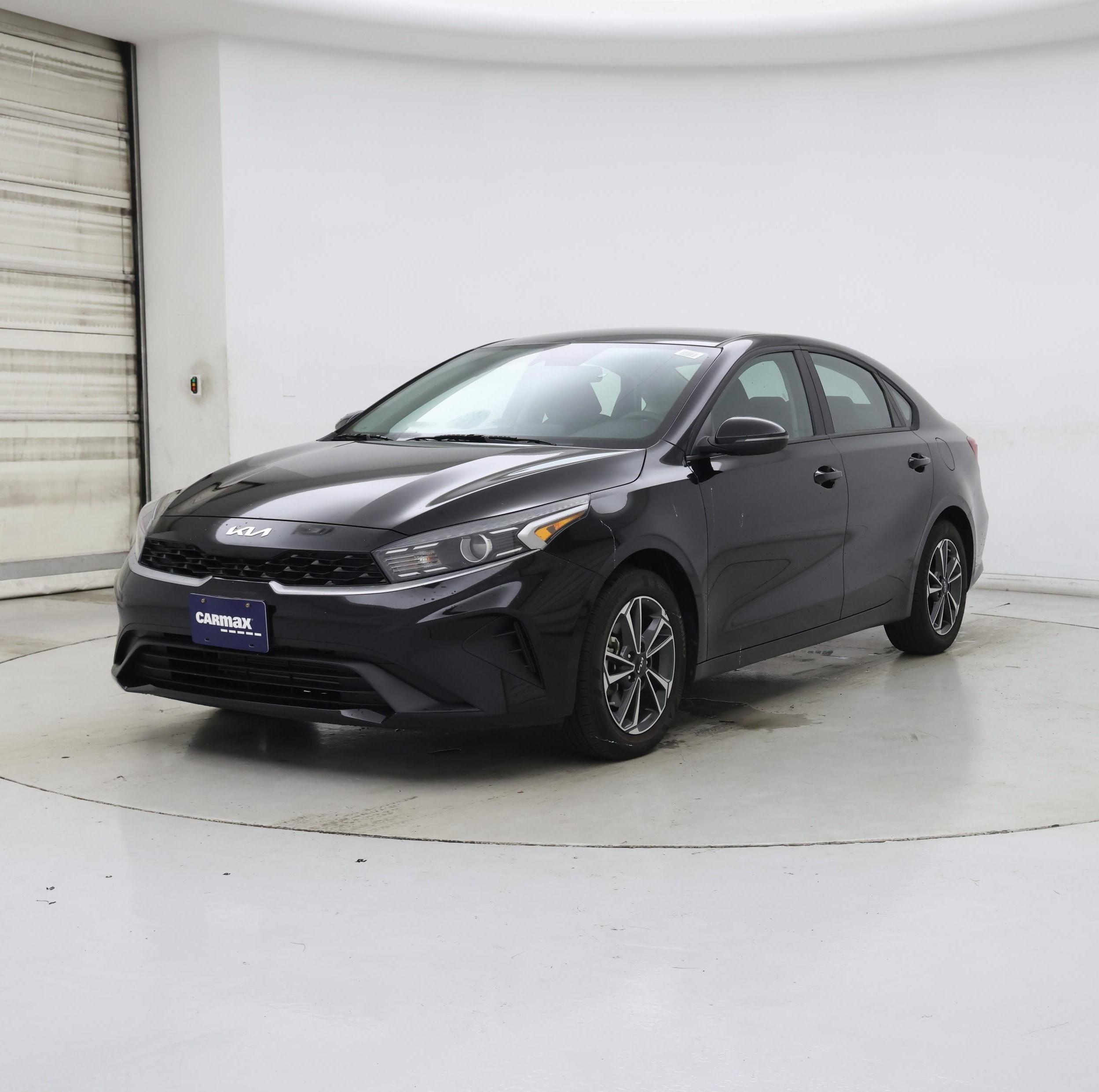 Thumbnail: 2023 Kia Forte - 4