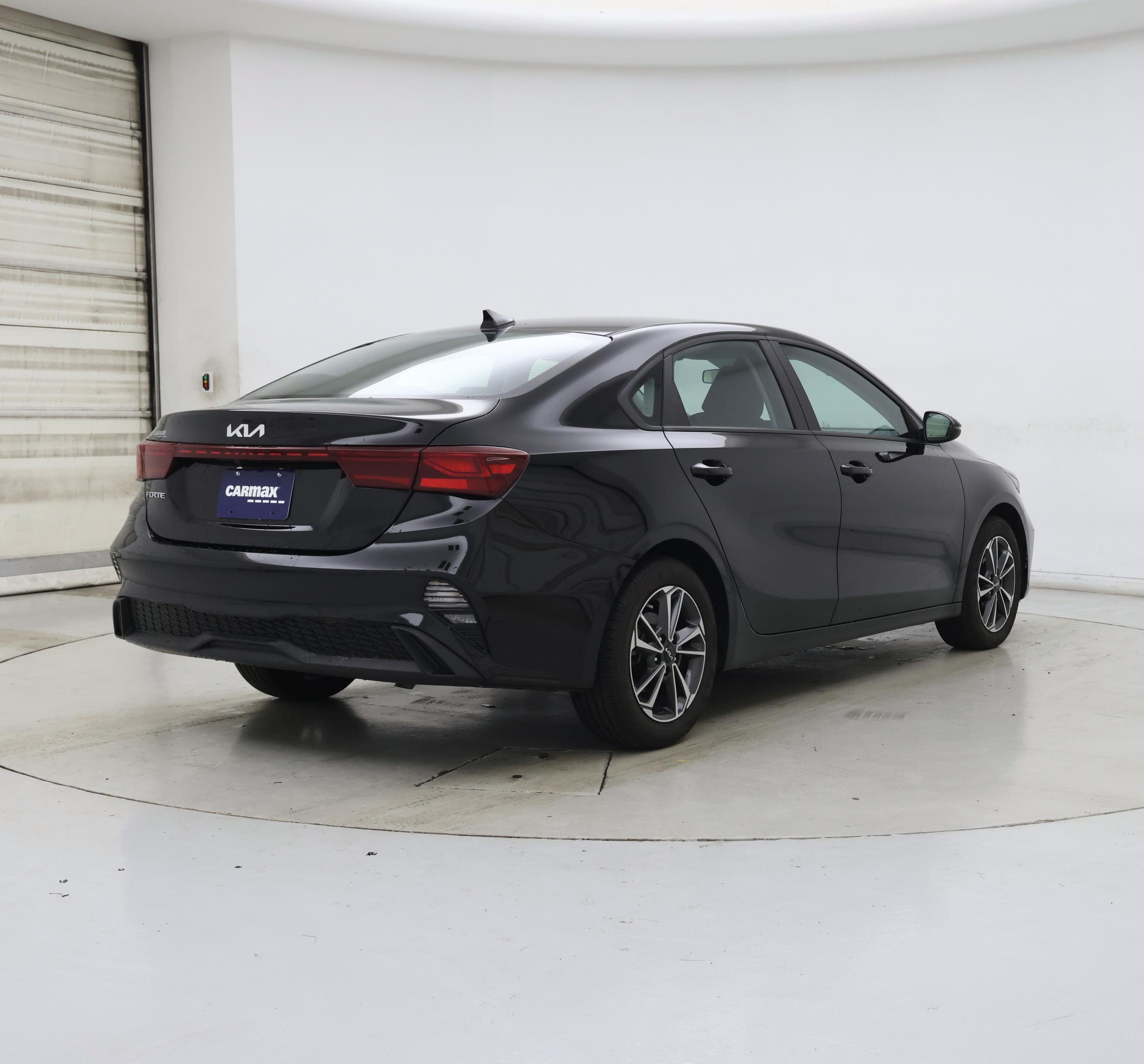 Thumbnail: 2023 Kia Forte - 8