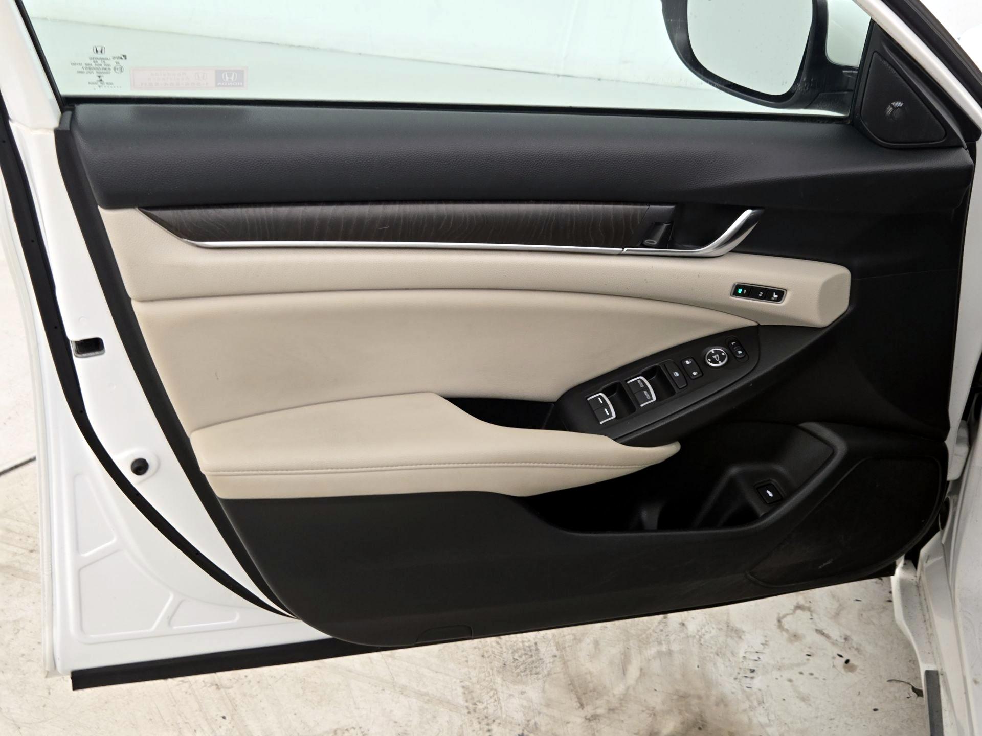 Thumbnail: 2019 Honda Accord - 12