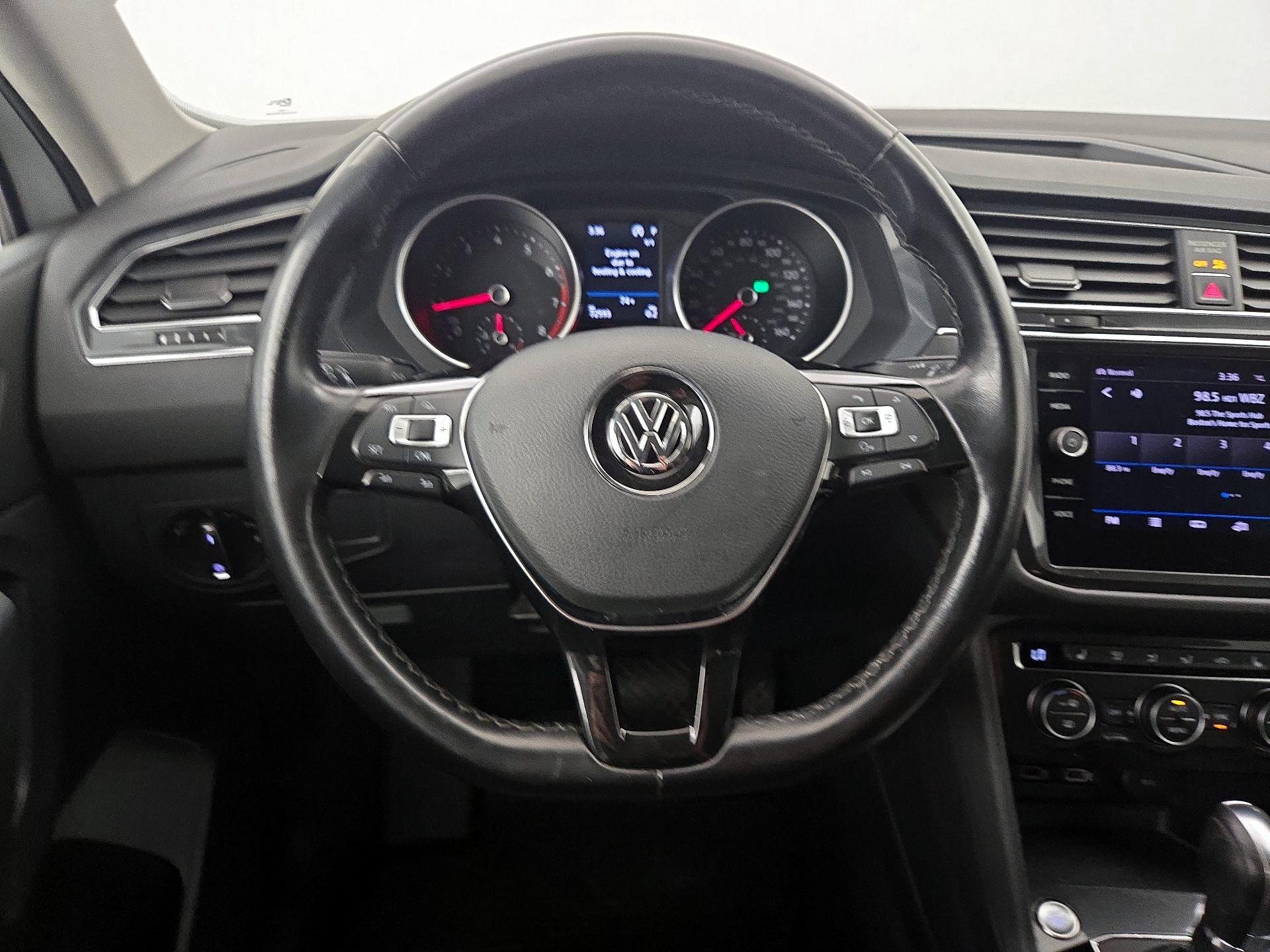 Thumbnail: 2018 Volkswagen Tiguan - 10