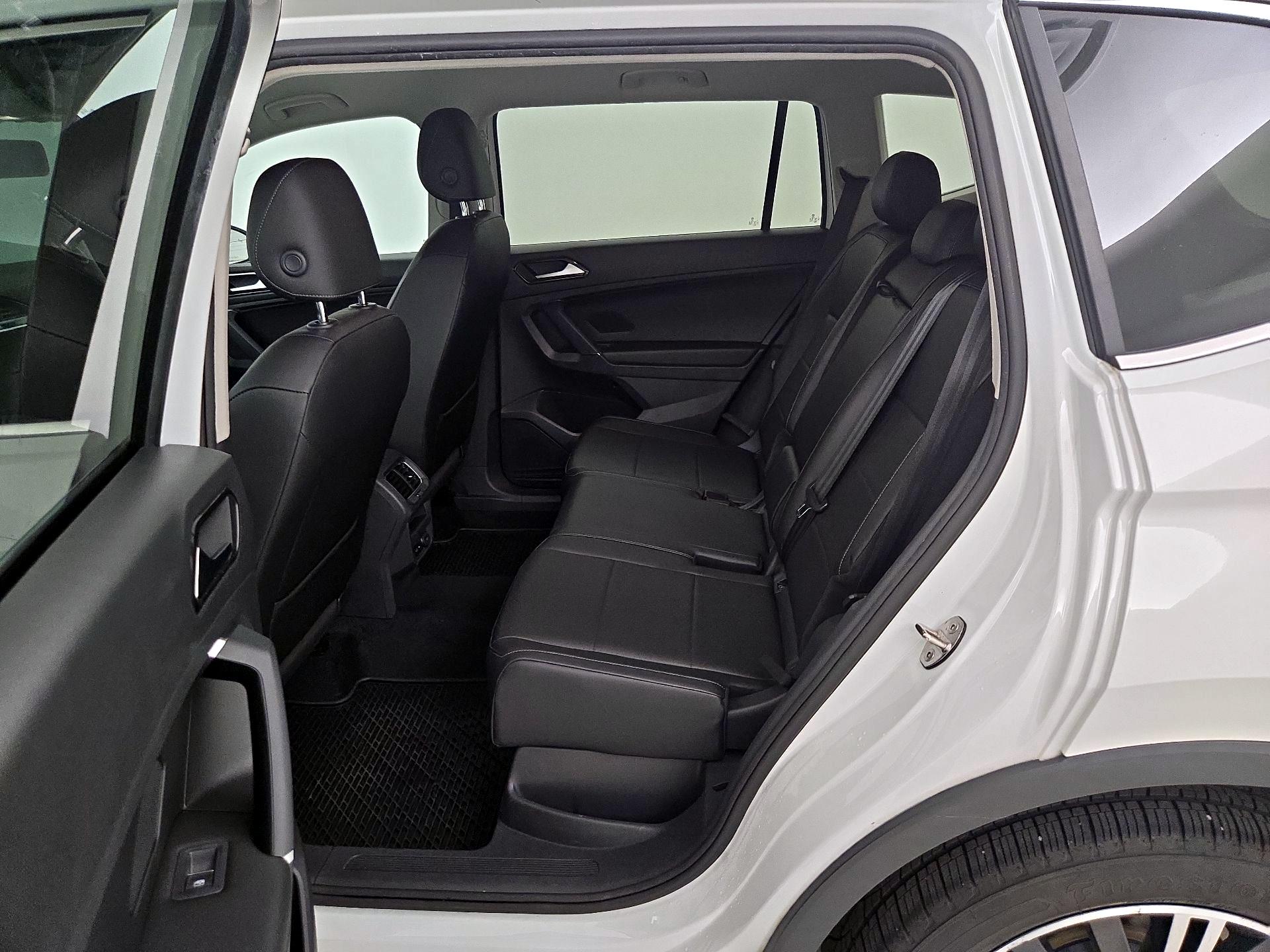 Thumbnail: 2018 Volkswagen Tiguan - 19