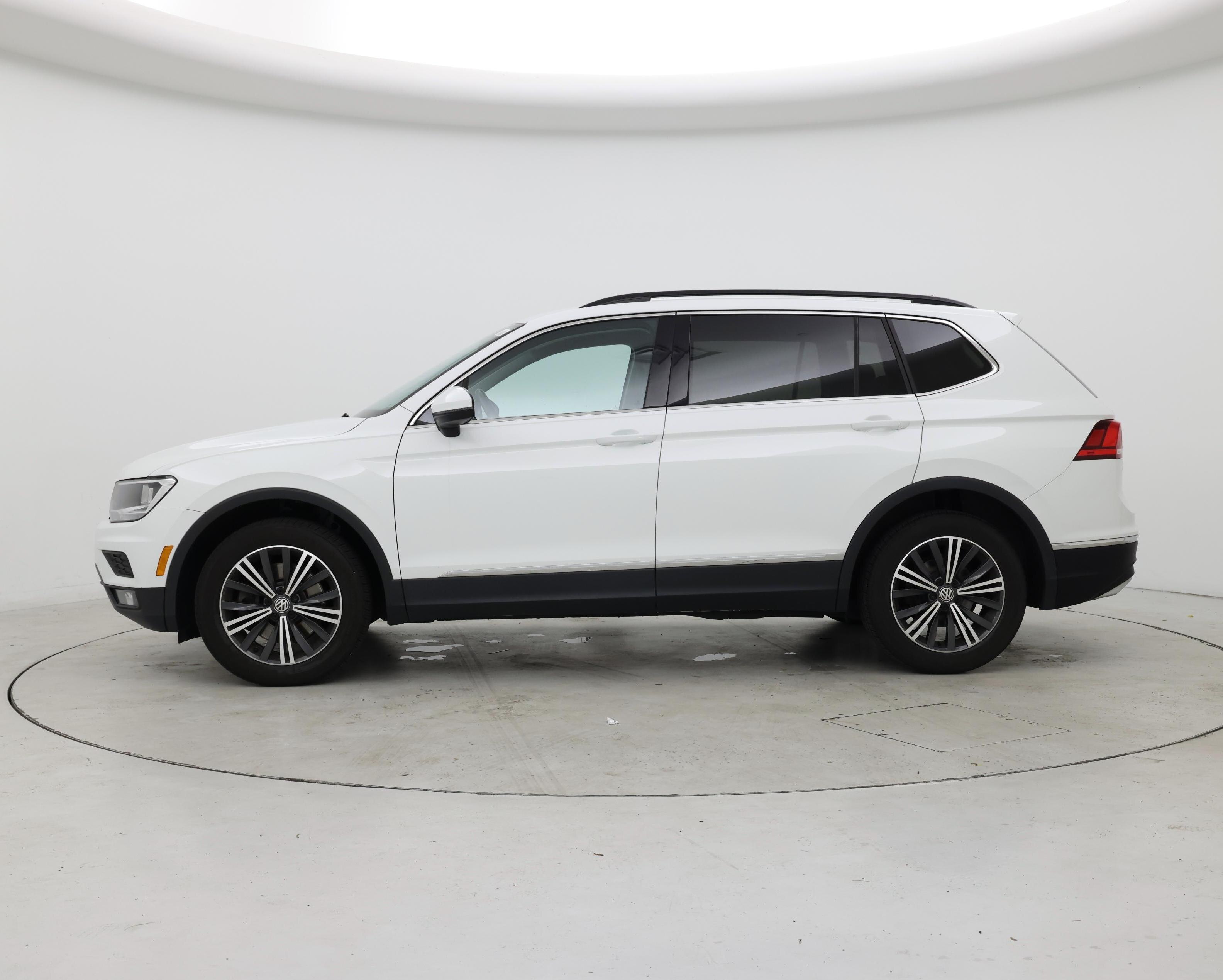 Thumbnail: 2018 Volkswagen Tiguan - 3