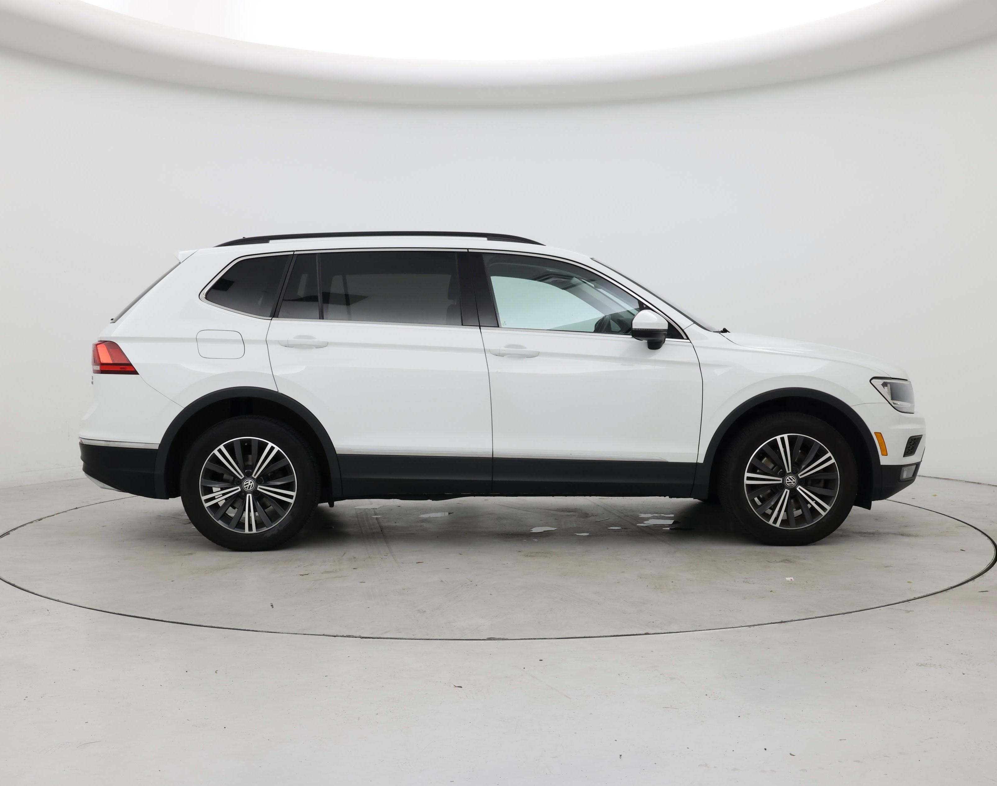 Thumbnail: 2018 Volkswagen Tiguan - 7