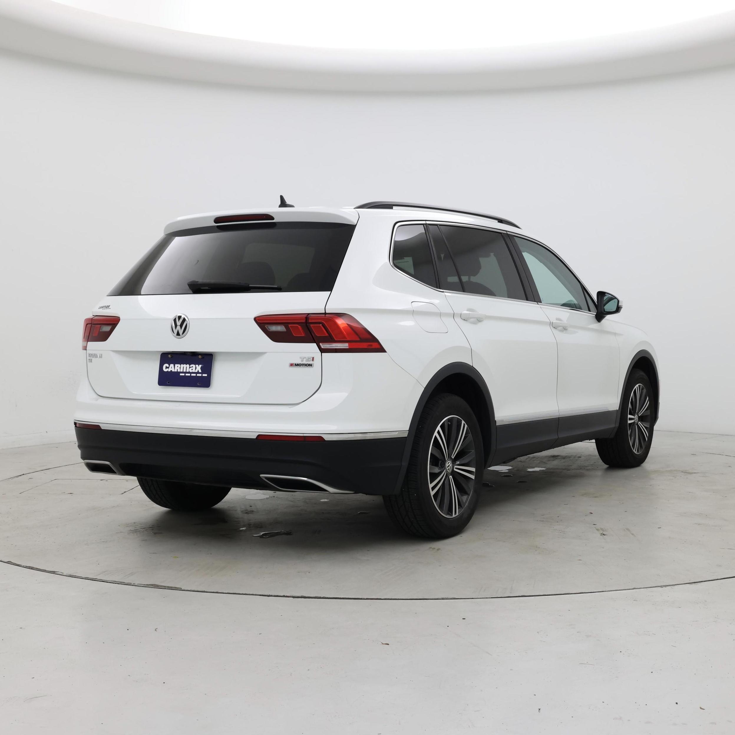 Thumbnail: 2018 Volkswagen Tiguan - 8
