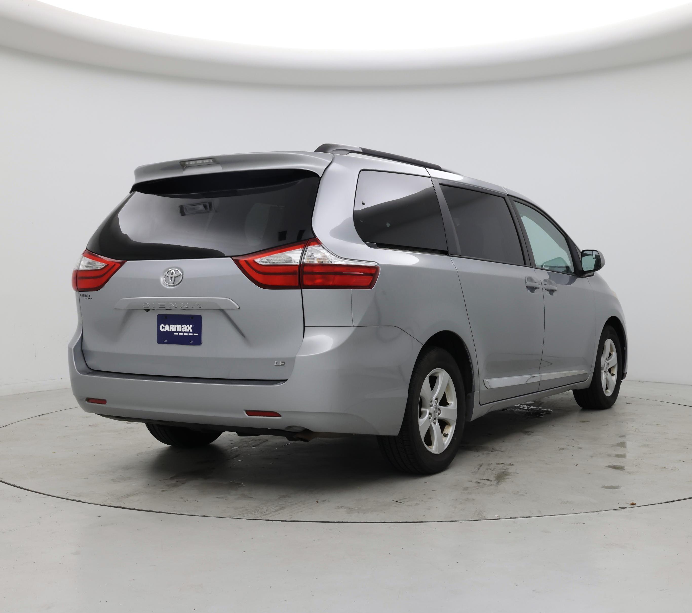 Thumbnail: 2015 Toyota Sienna - 8