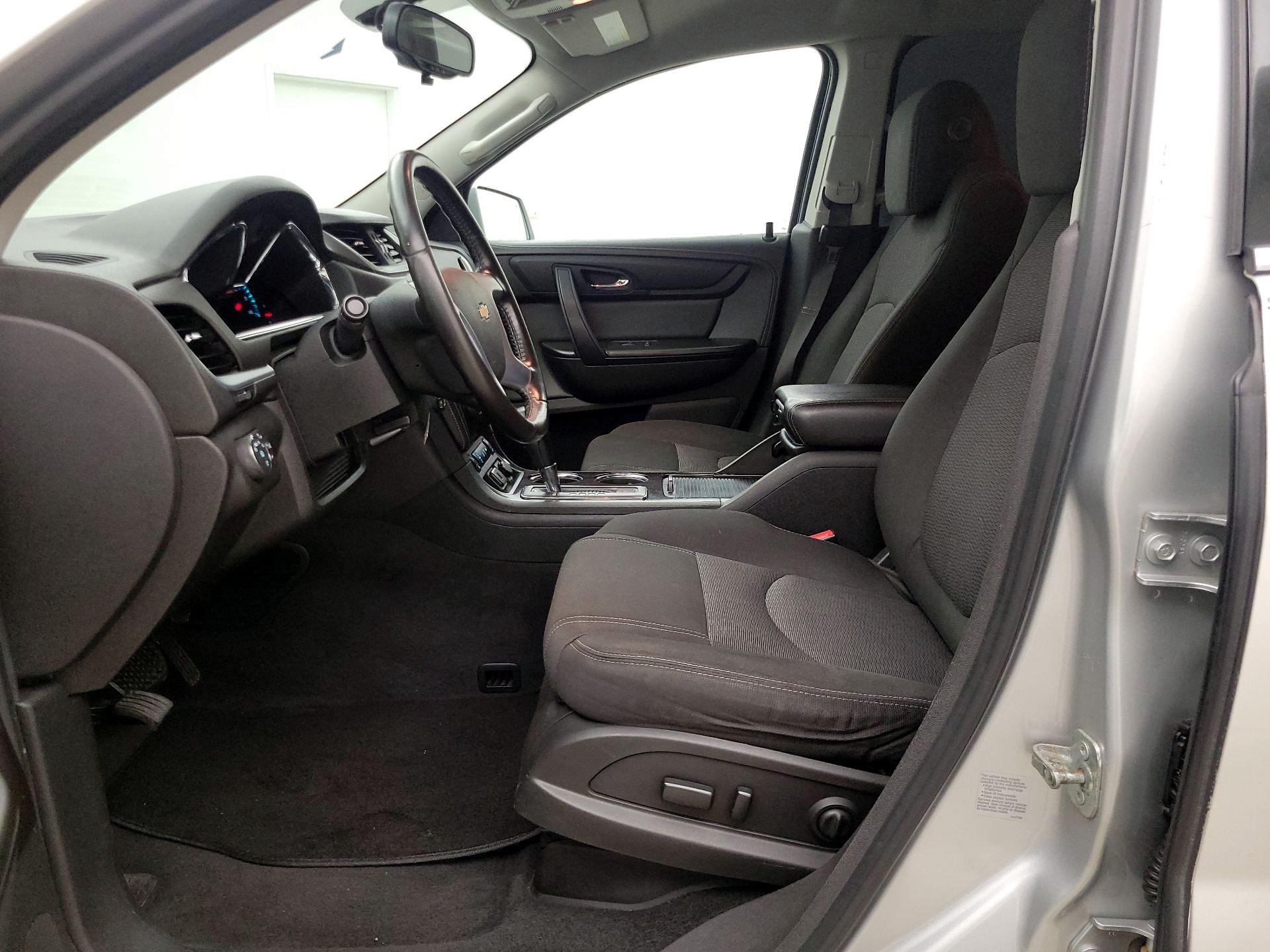 Thumbnail: 2017 Chevrolet Traverse - 11