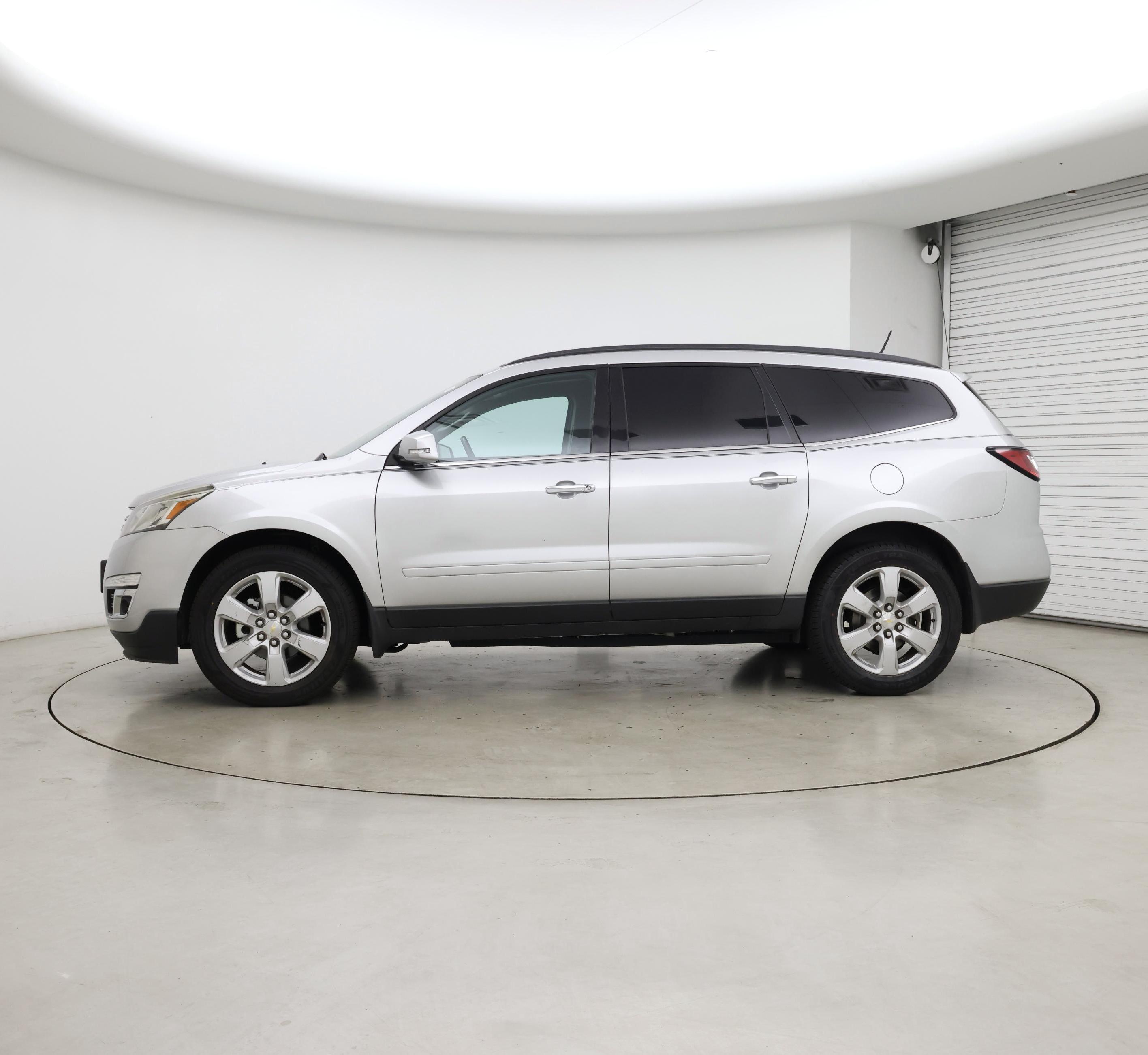 Thumbnail: 2017 Chevrolet Traverse - 3