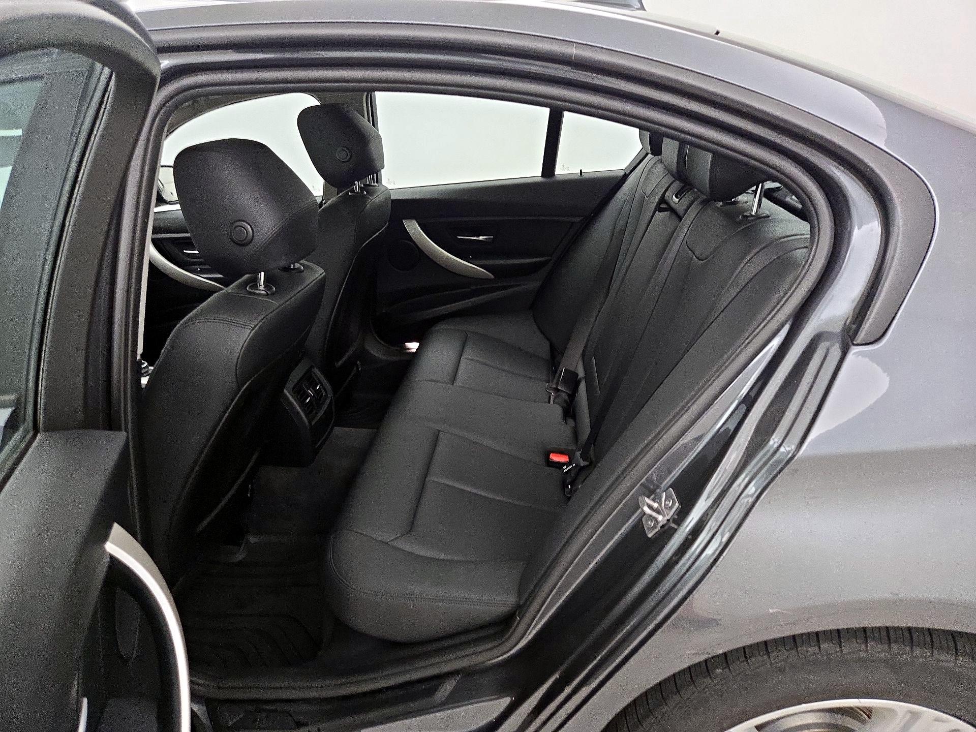 Thumbnail: 2014 BMW 3 Series - 20