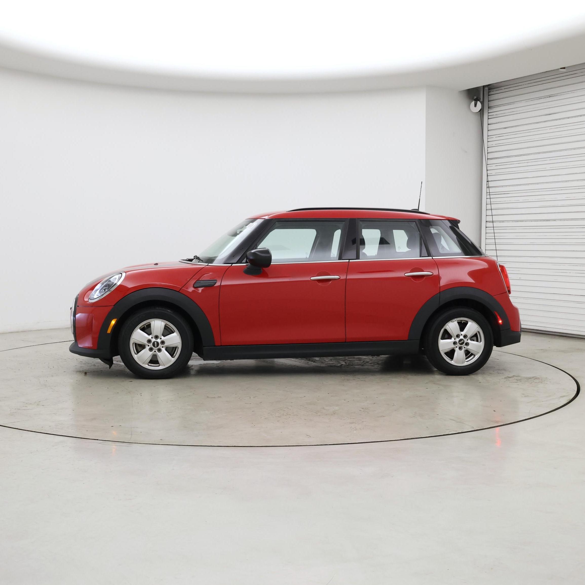 Thumbnail: 2022 MINI Cooper Hardtop - 3