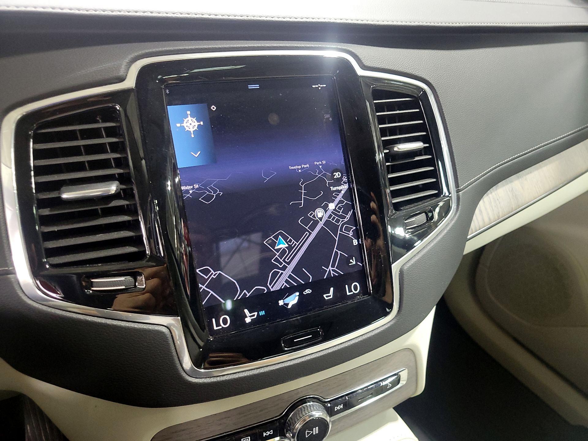 Thumbnail: 2022 Volvo XC90 - 14