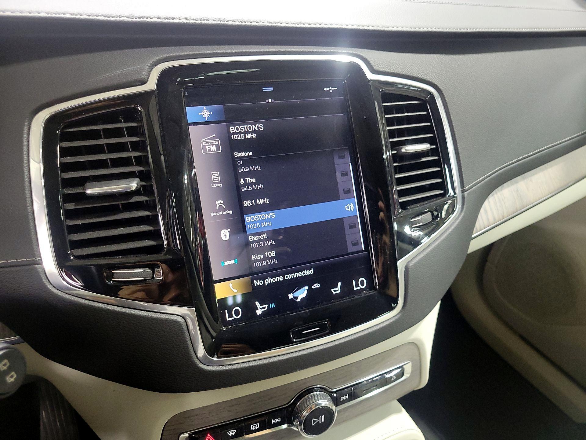 Thumbnail: 2022 Volvo XC90 - 16