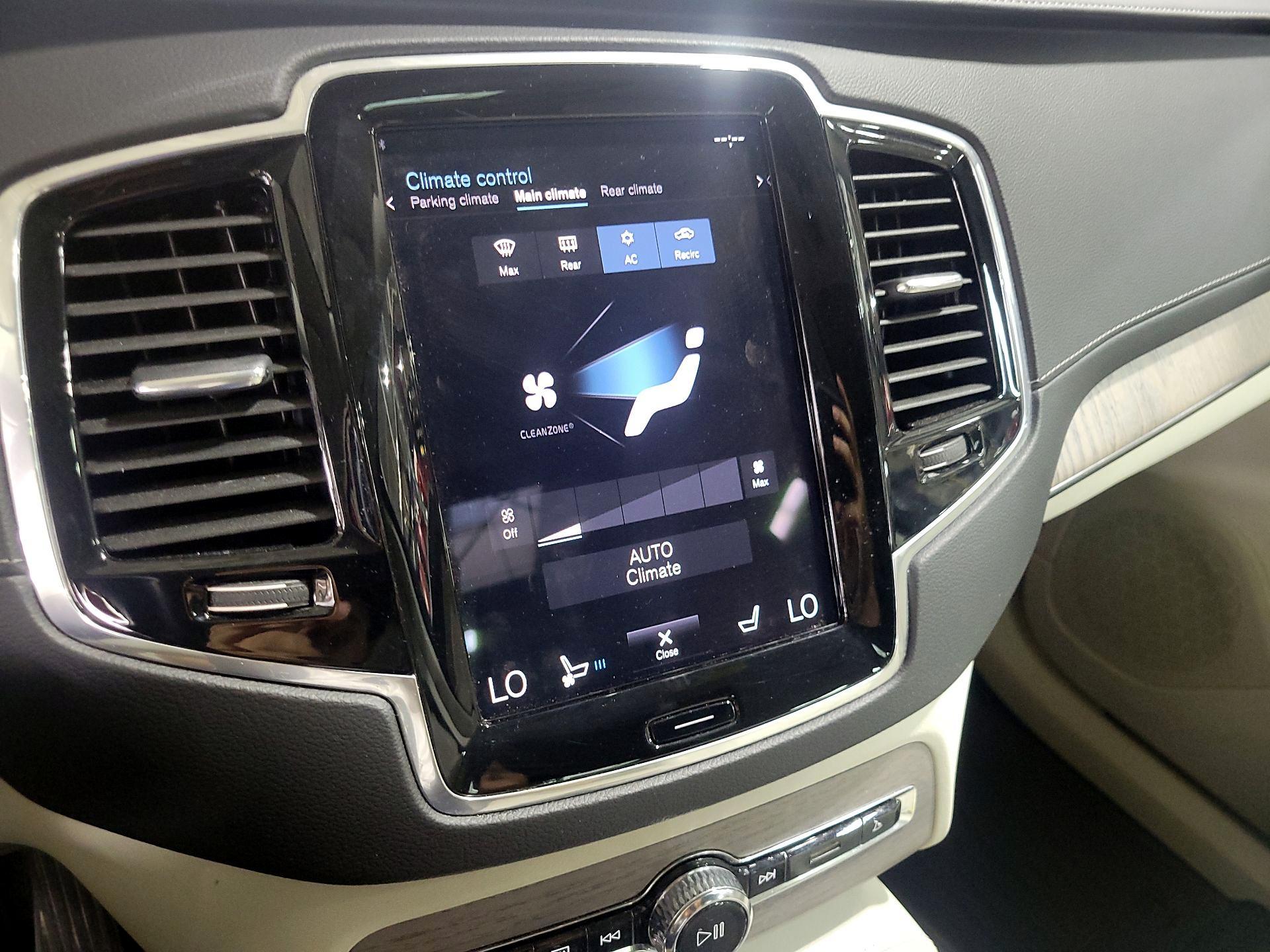 Thumbnail: 2022 Volvo XC90 - 17