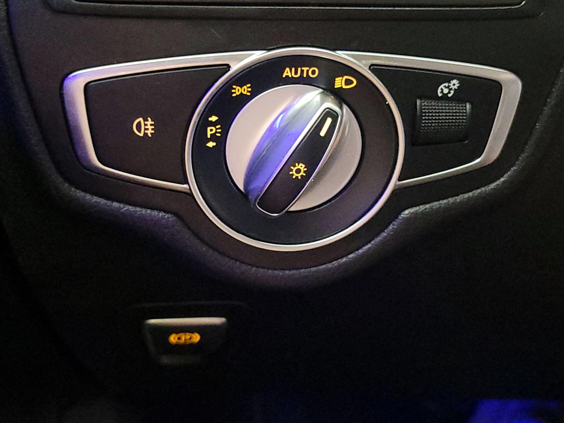 Thumbnail: 2020 Mercedes-Benz GLC - 13