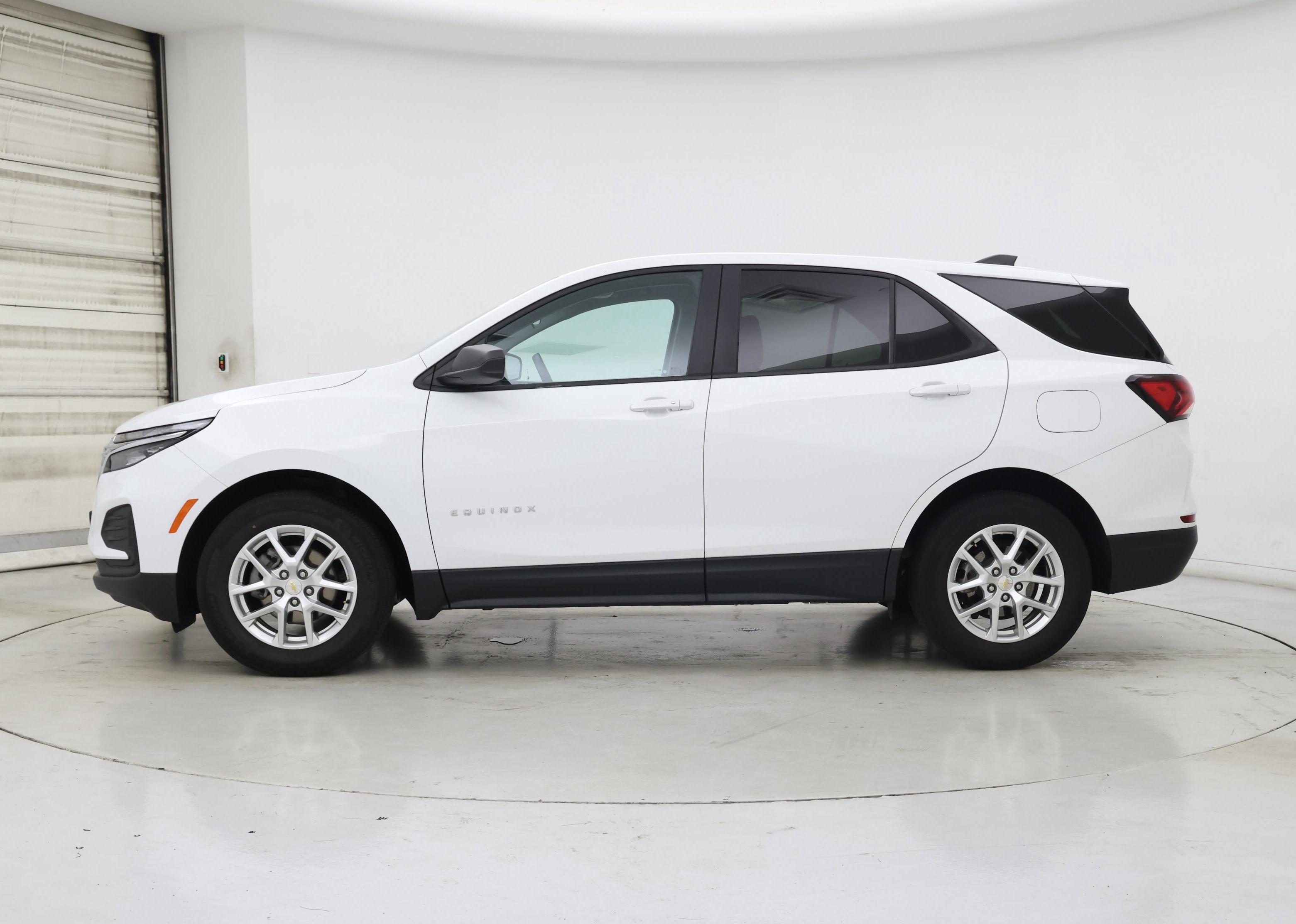 Thumbnail: 2022 Chevrolet Equinox - 3