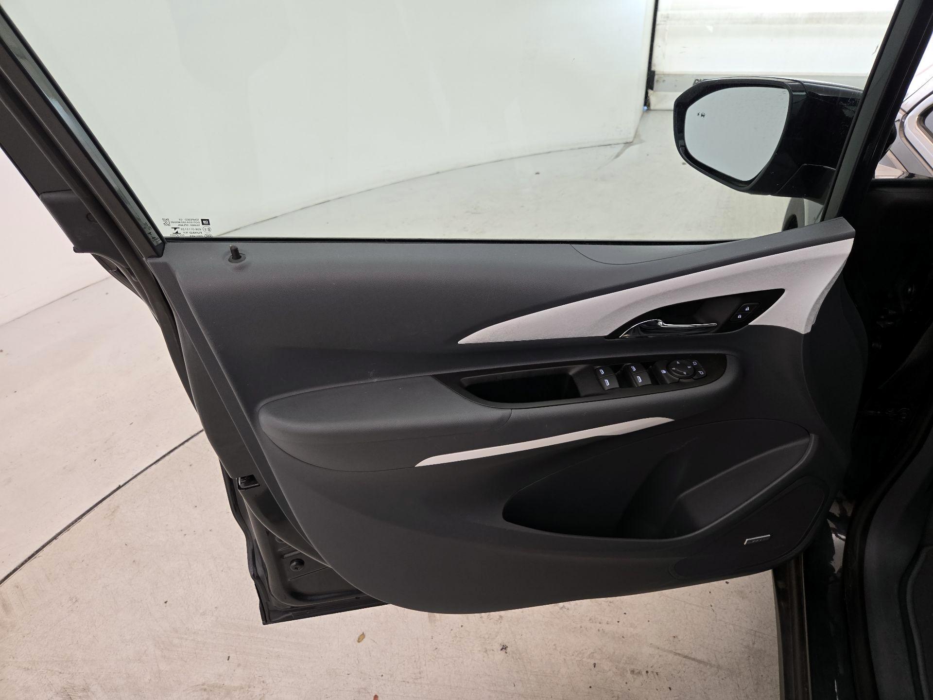 Thumbnail: 2020 Chevrolet Bolt EV - 12