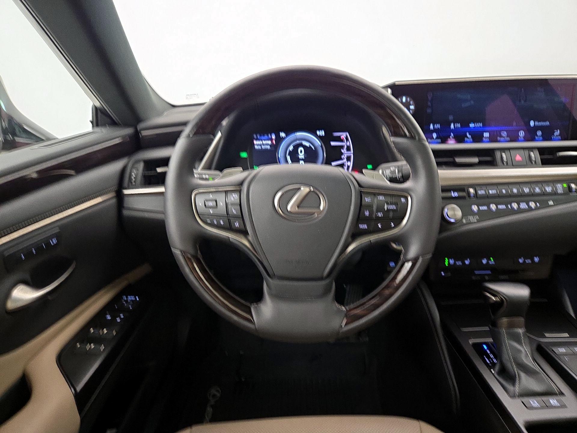 Thumbnail: 2021 Lexus ES - 10