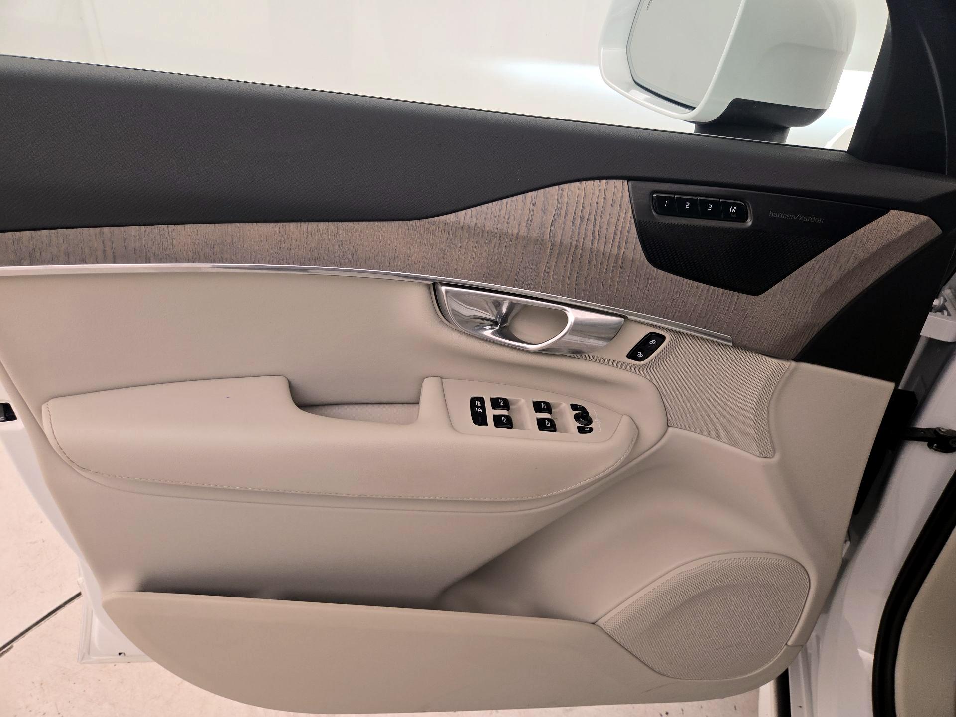 Thumbnail: 2023 Volvo XC90 - 12