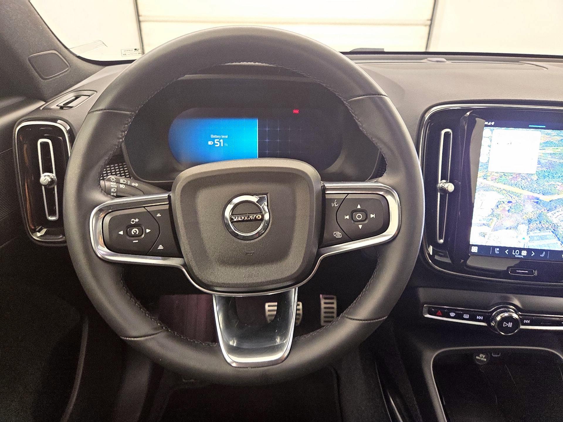 Thumbnail: 2022 Volvo XC40 - 10