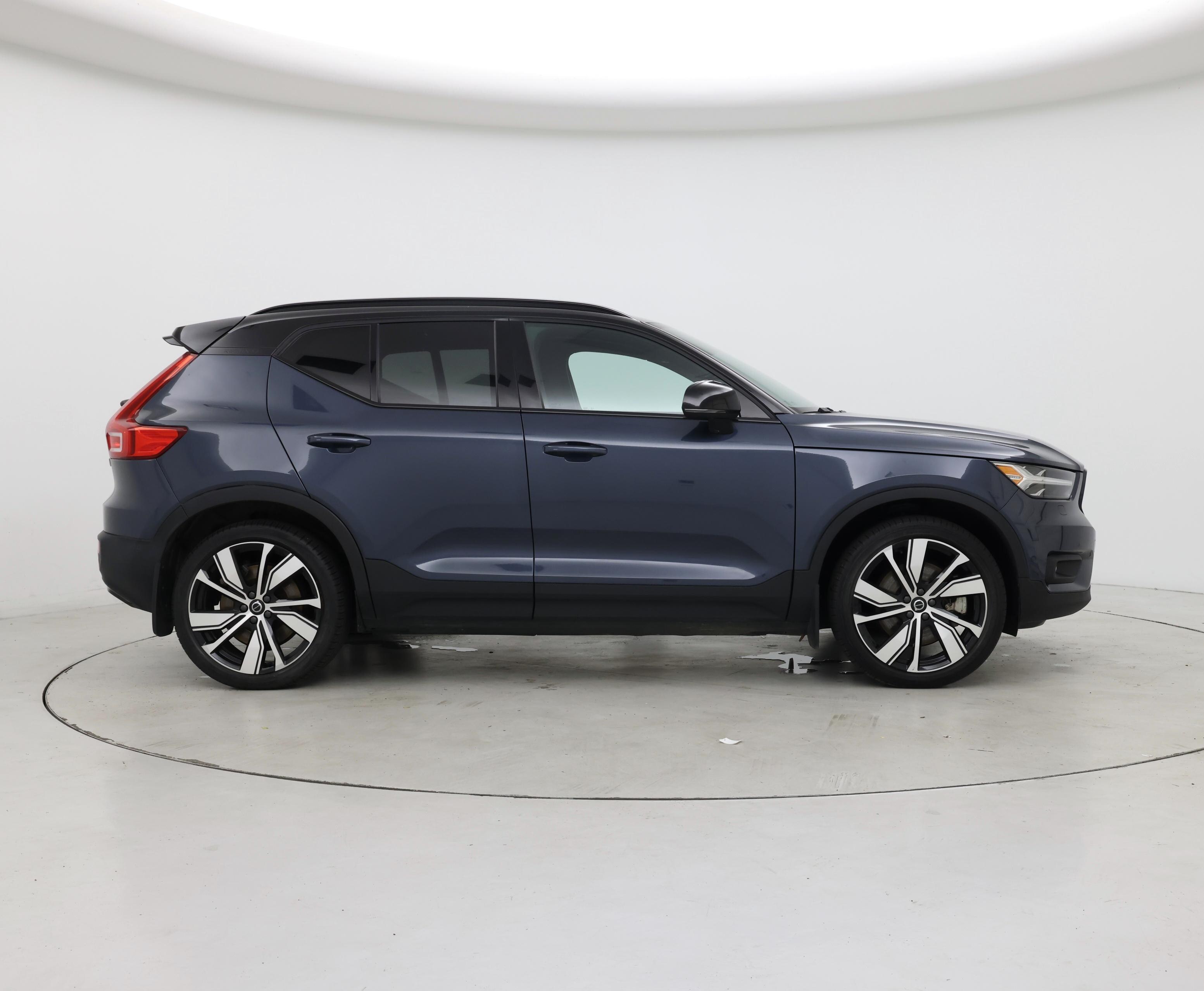 Thumbnail: 2022 Volvo XC40 - 7