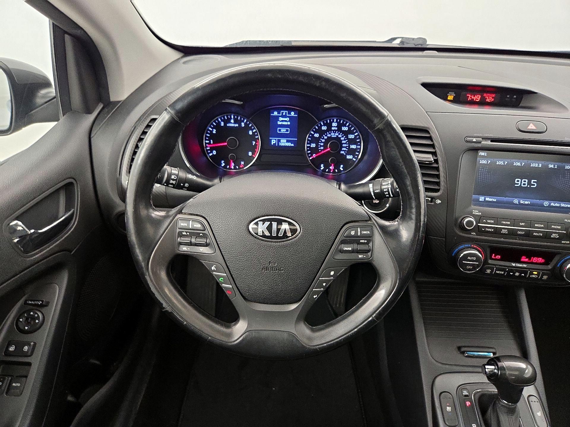 Thumbnail: 2016 Kia Forte - 10