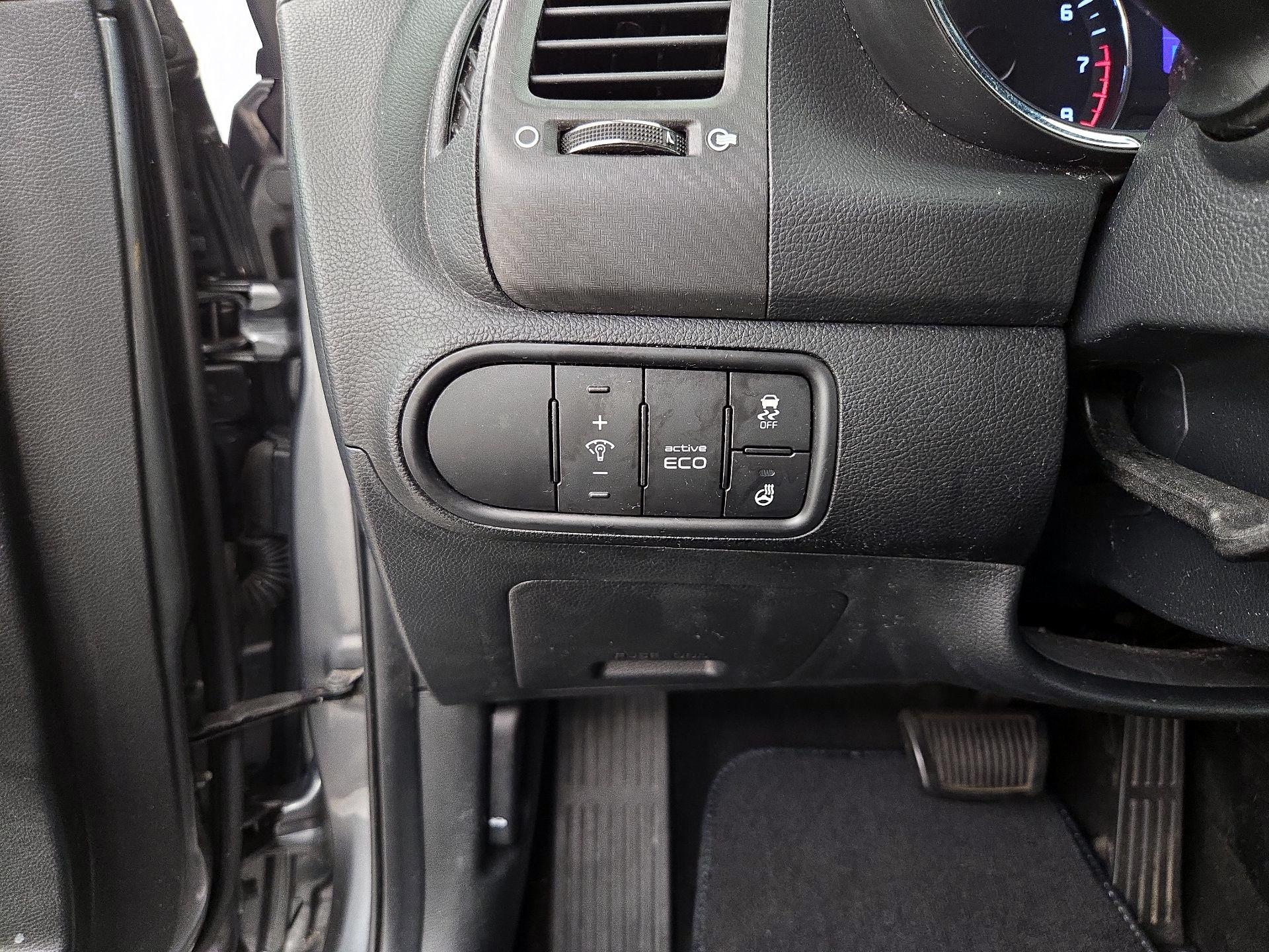 Thumbnail: 2016 Kia Forte - 13