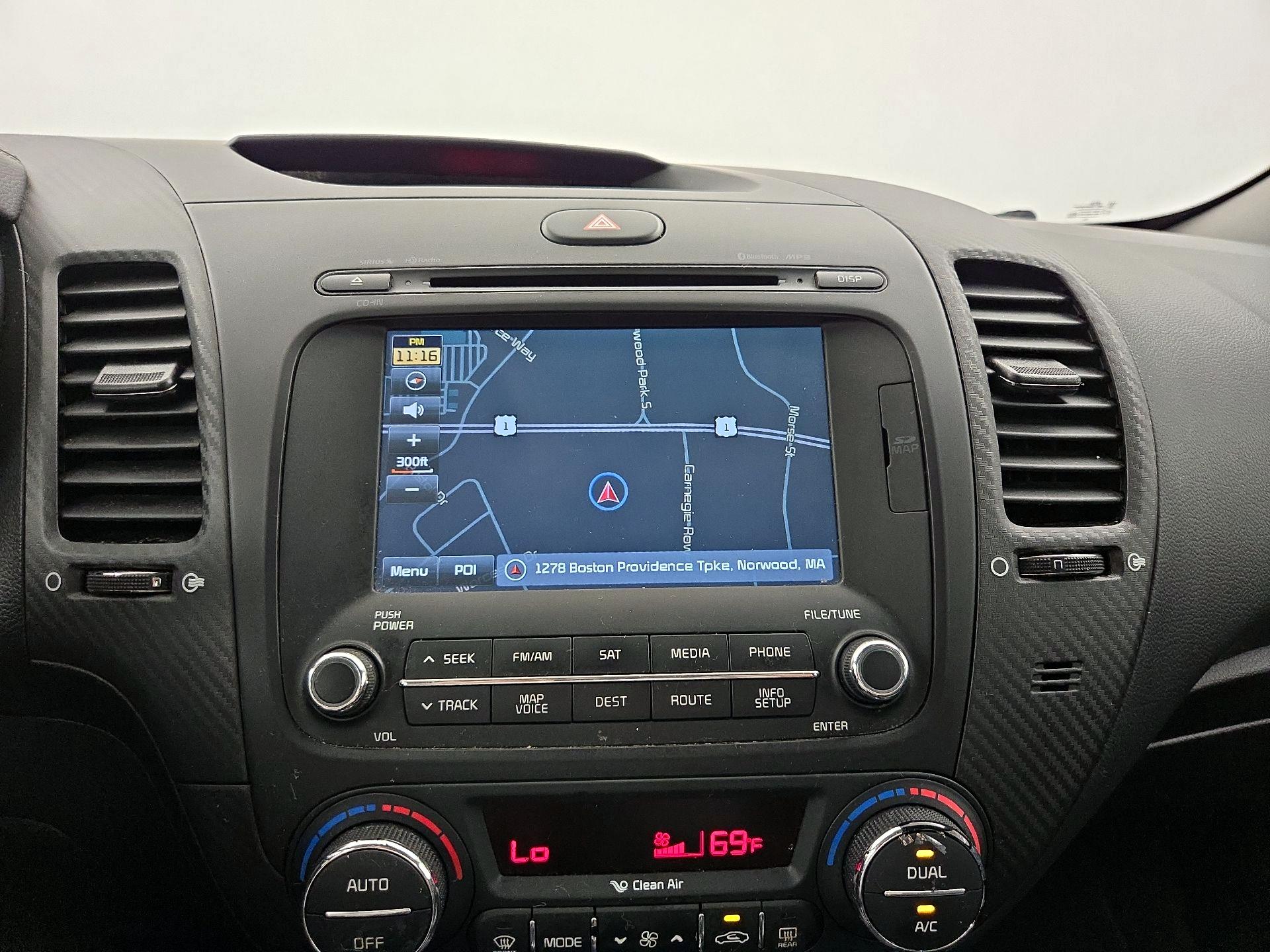 Thumbnail: 2016 Kia Forte - 14