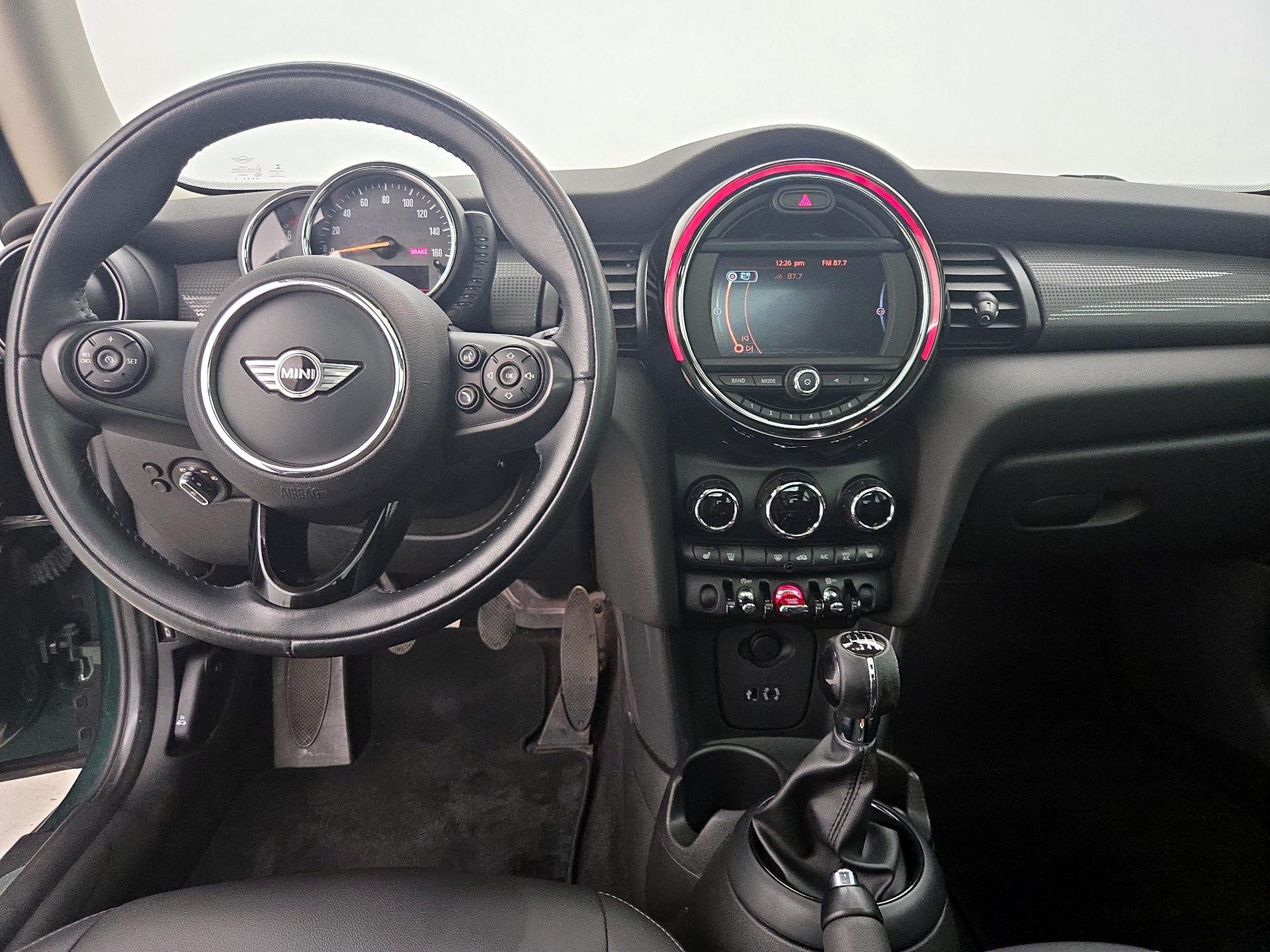 Thumbnail: 2017 MINI Cooper Hardtop - 9