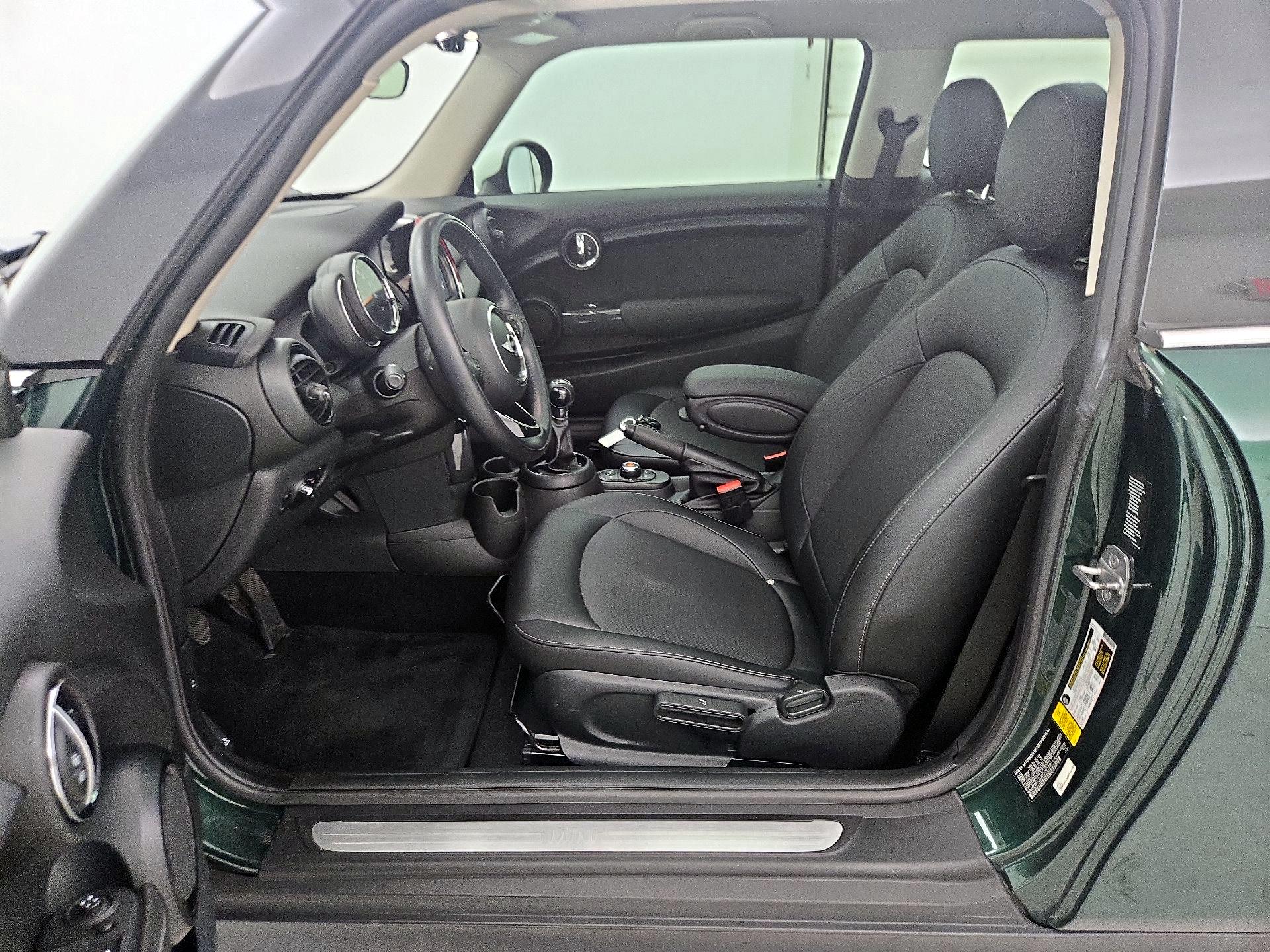 Thumbnail: 2017 MINI Cooper Hardtop - 11