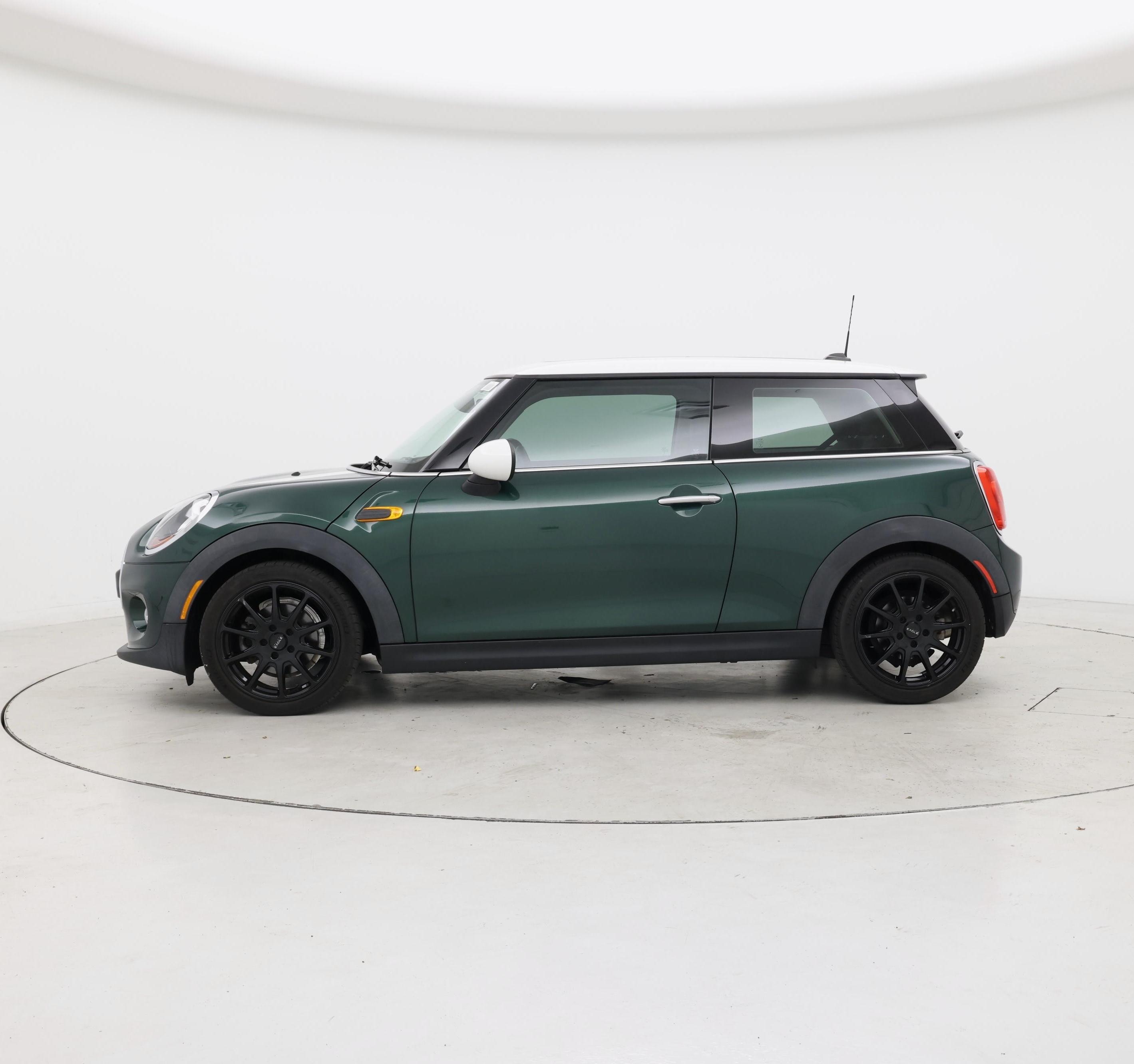 Thumbnail: 2017 MINI Cooper Hardtop - 3