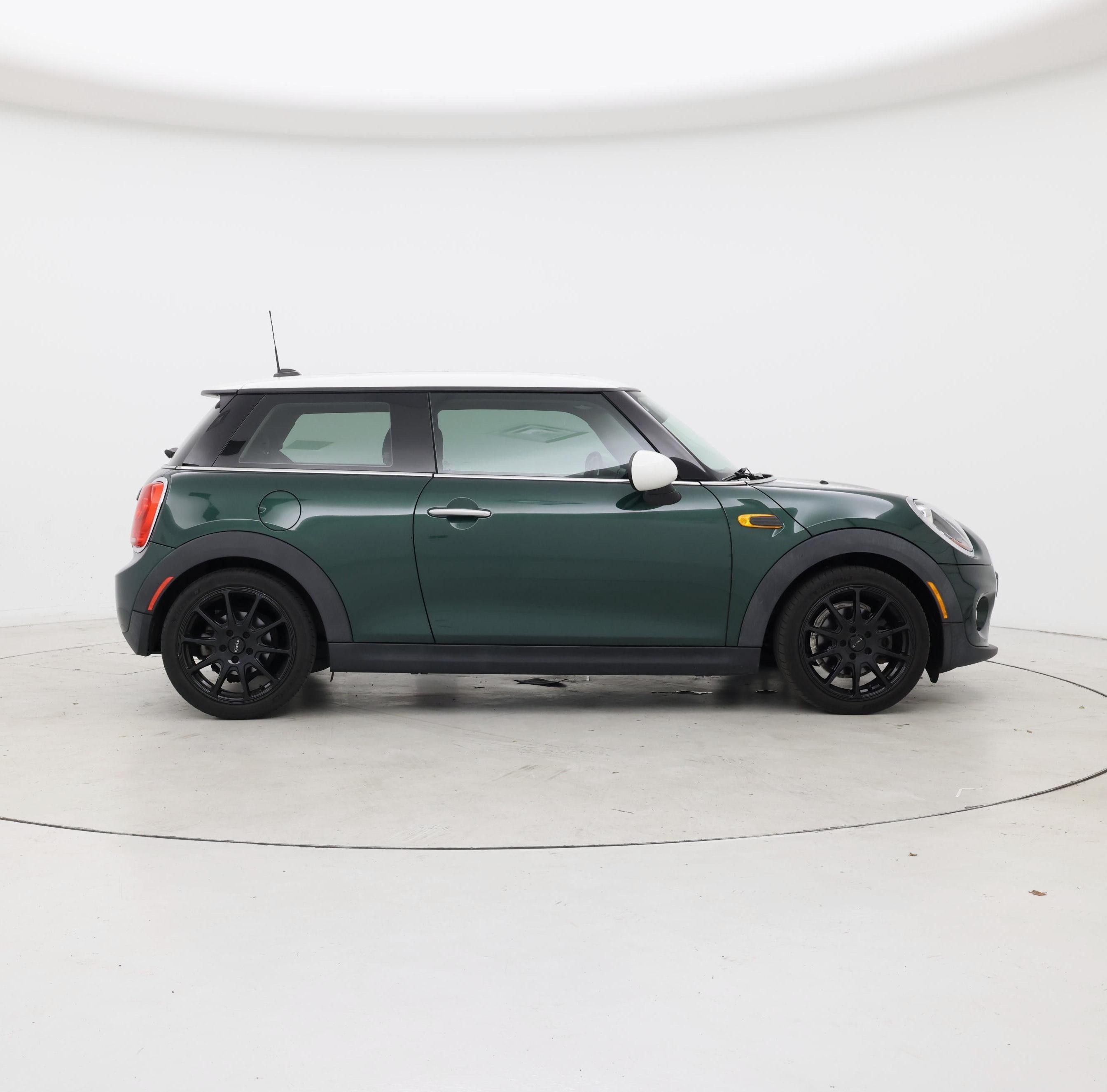 Thumbnail: 2017 MINI Cooper Hardtop - 7