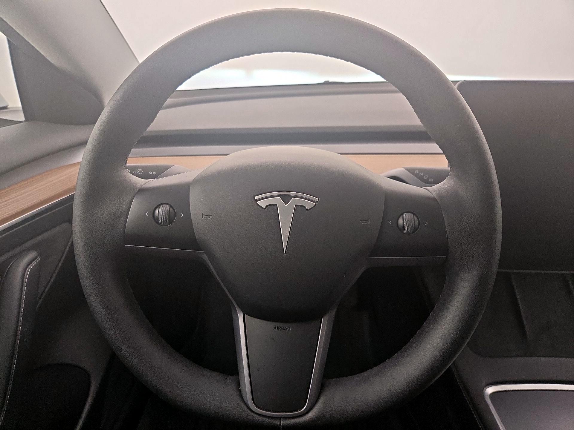 Thumbnail: 2023 Tesla Model 3 - 10