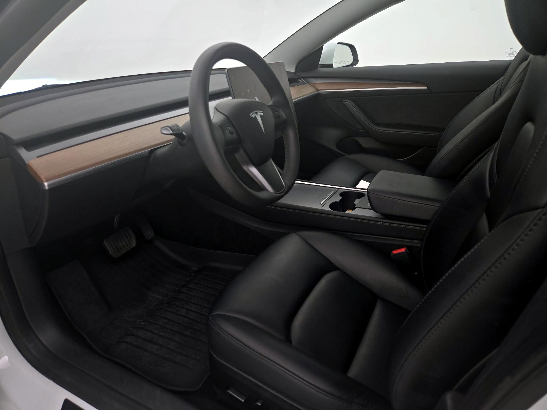 Thumbnail: 2023 Tesla Model 3 - 11