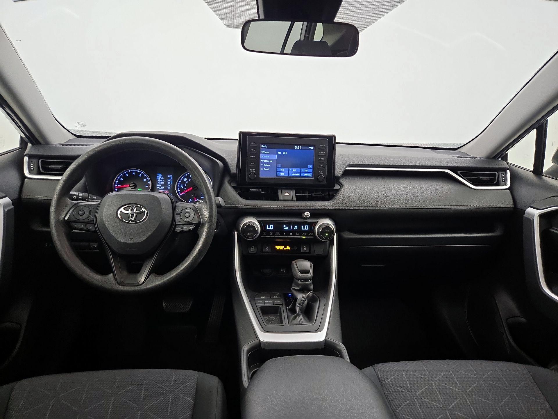 Thumbnail: 2019 Toyota RAV4 - 9