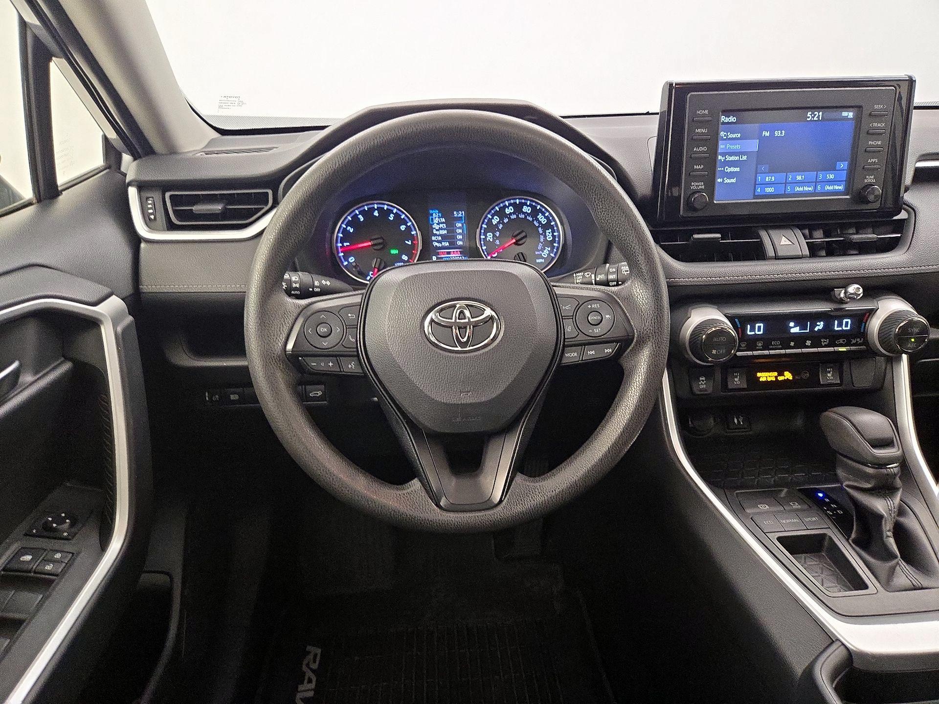Thumbnail: 2019 Toyota RAV4 - 10