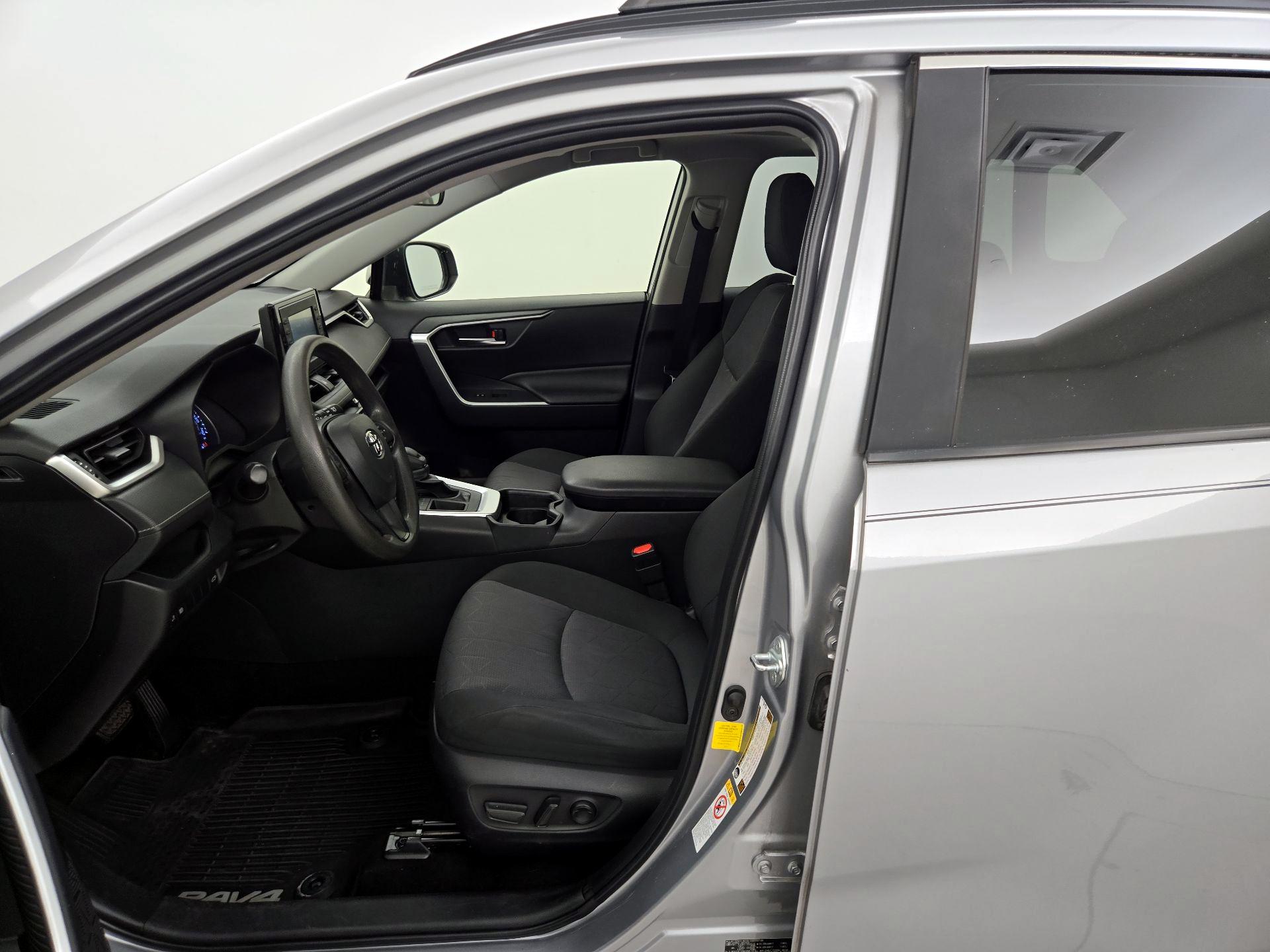 Thumbnail: 2019 Toyota RAV4 - 11