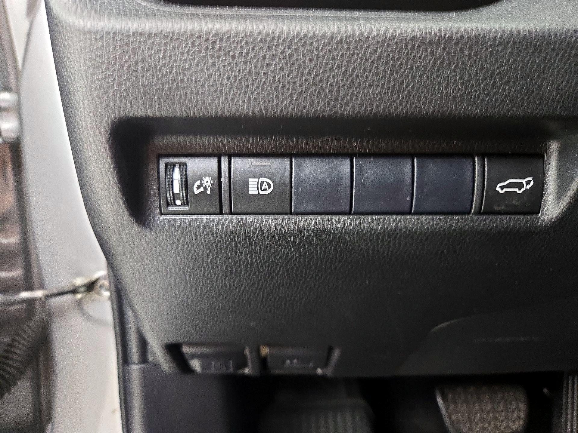 Thumbnail: 2019 Toyota RAV4 - 13