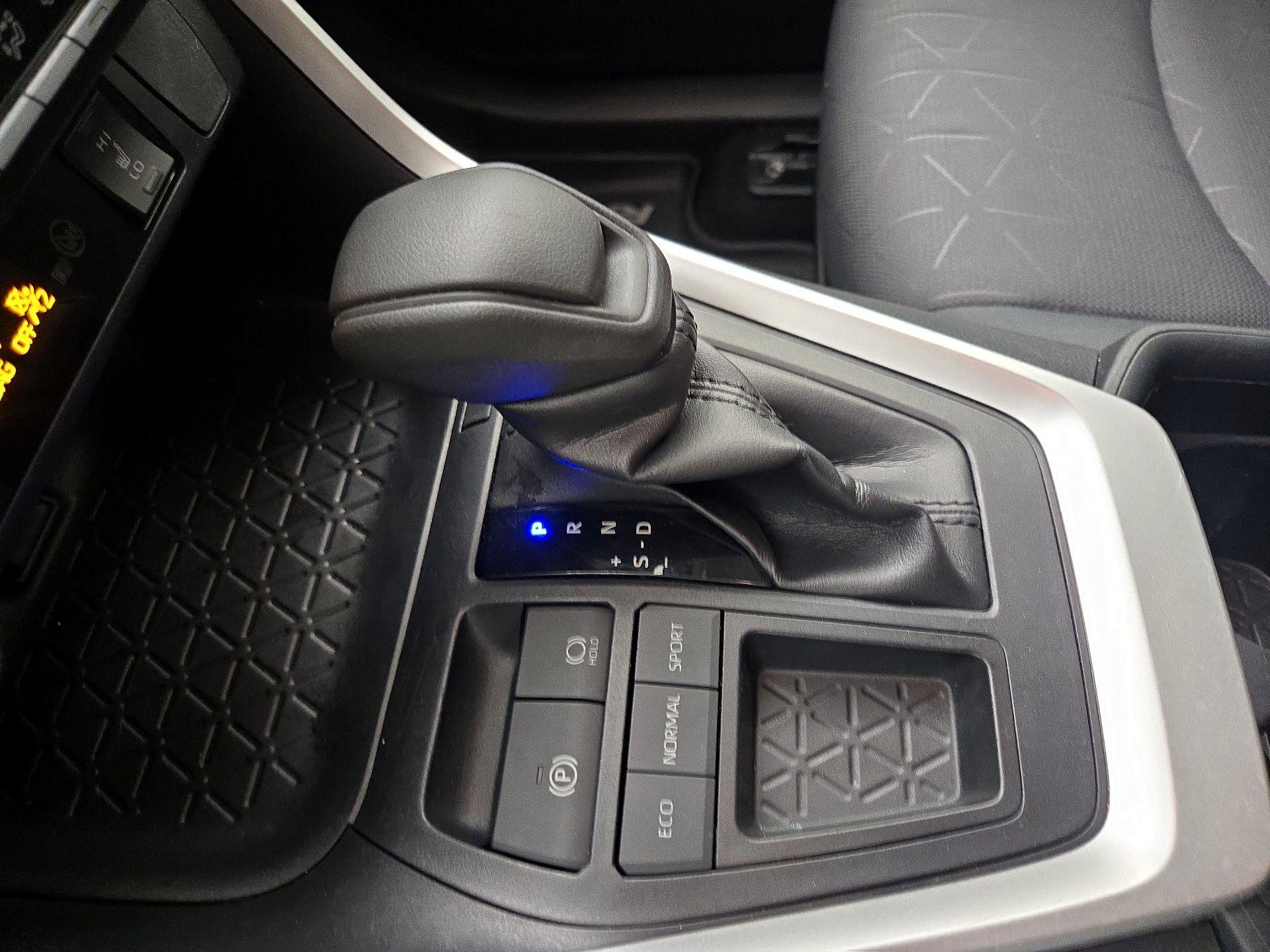 Thumbnail: 2019 Toyota RAV4 - 17