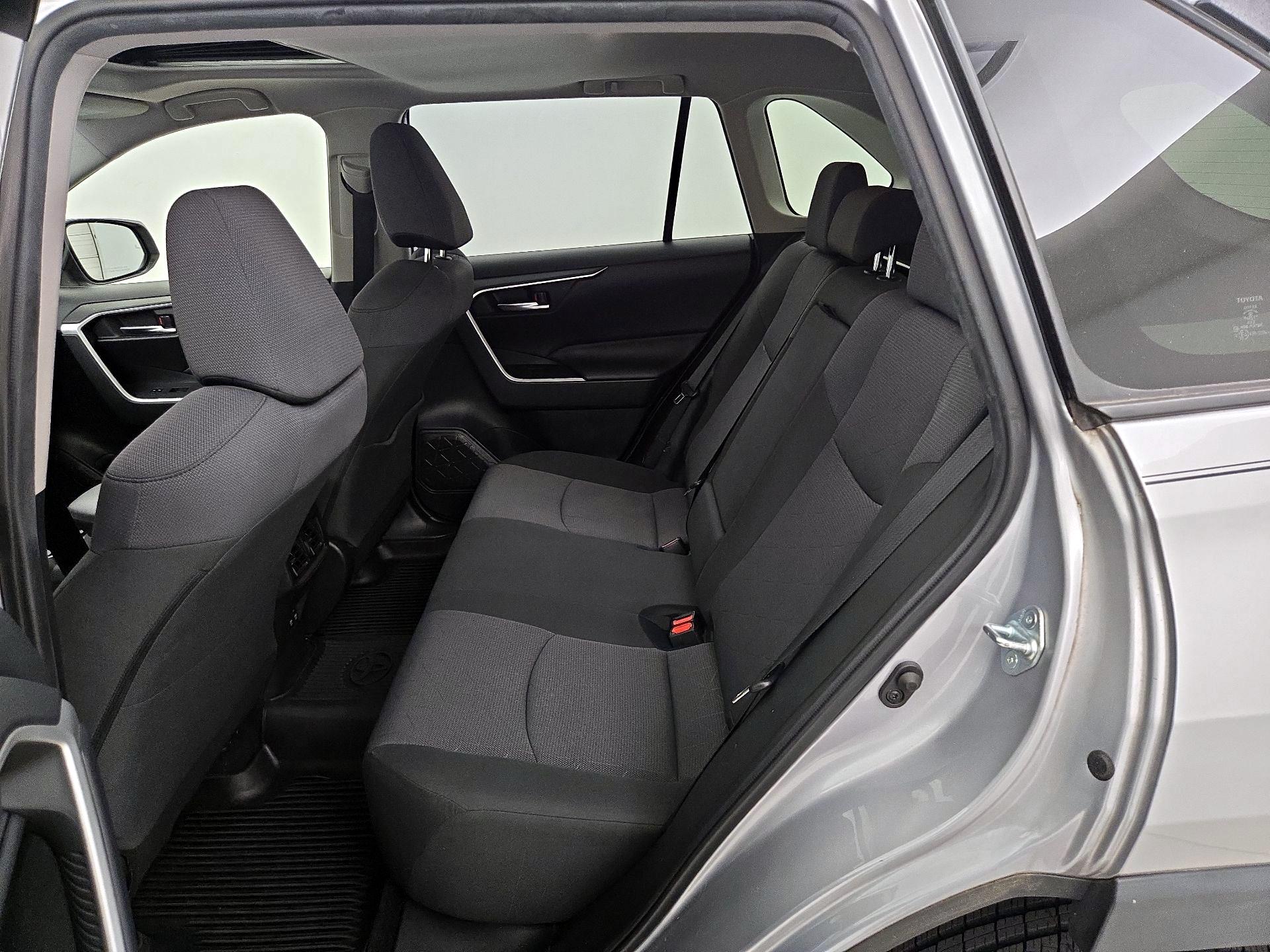 Thumbnail: 2019 Toyota RAV4 - 20