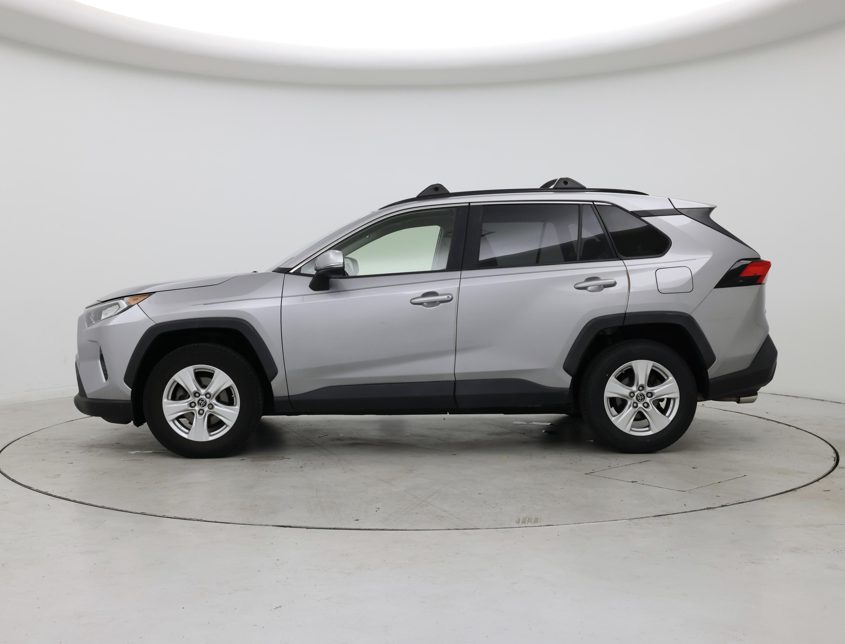 Thumbnail: 2019 Toyota RAV4 - 3
