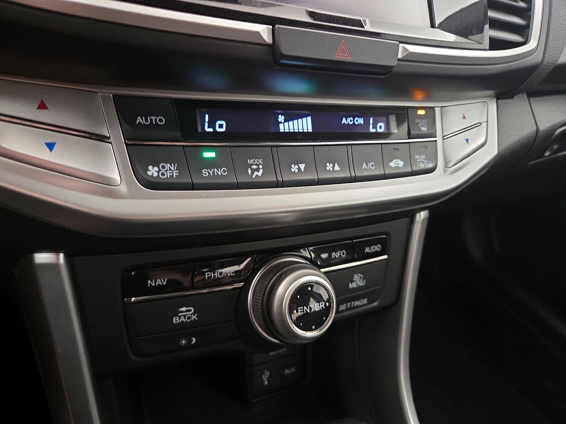 Thumbnail: 2015 Honda Accord - 17