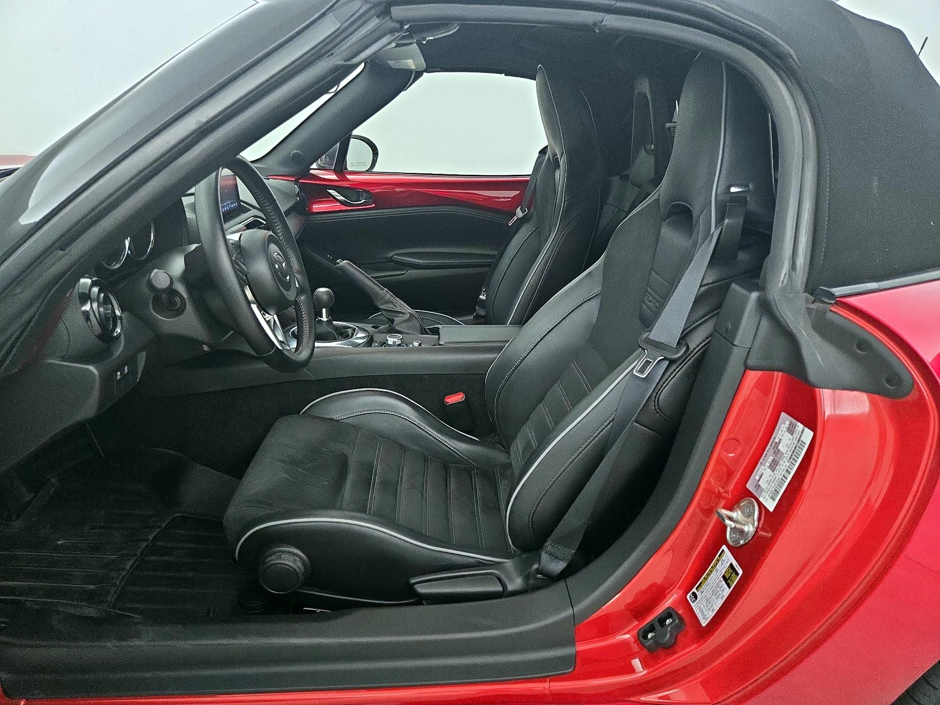 Thumbnail: 2020 Mazda MX-5 Miata - 11