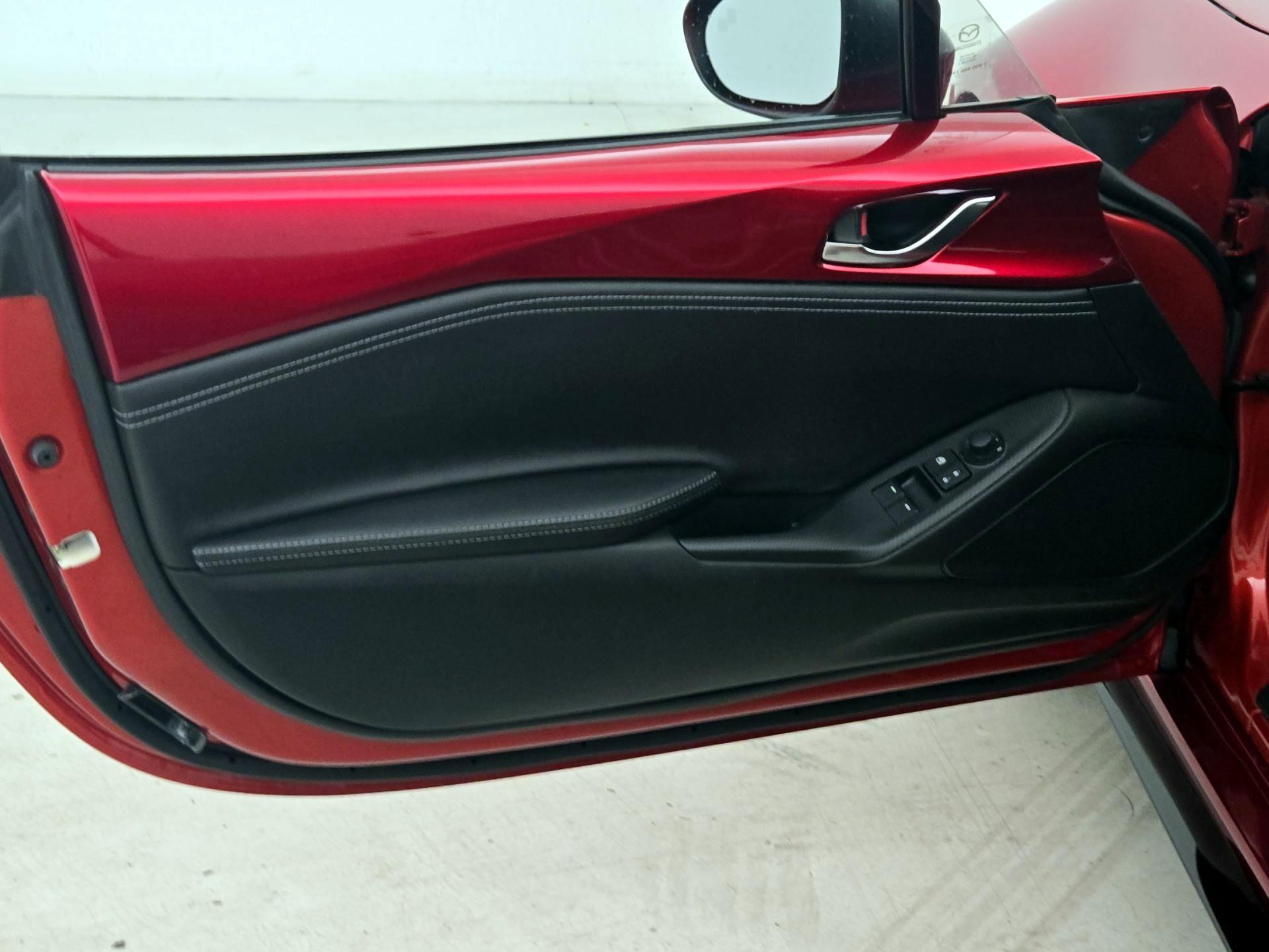 Thumbnail: 2020 Mazda MX-5 Miata - 12